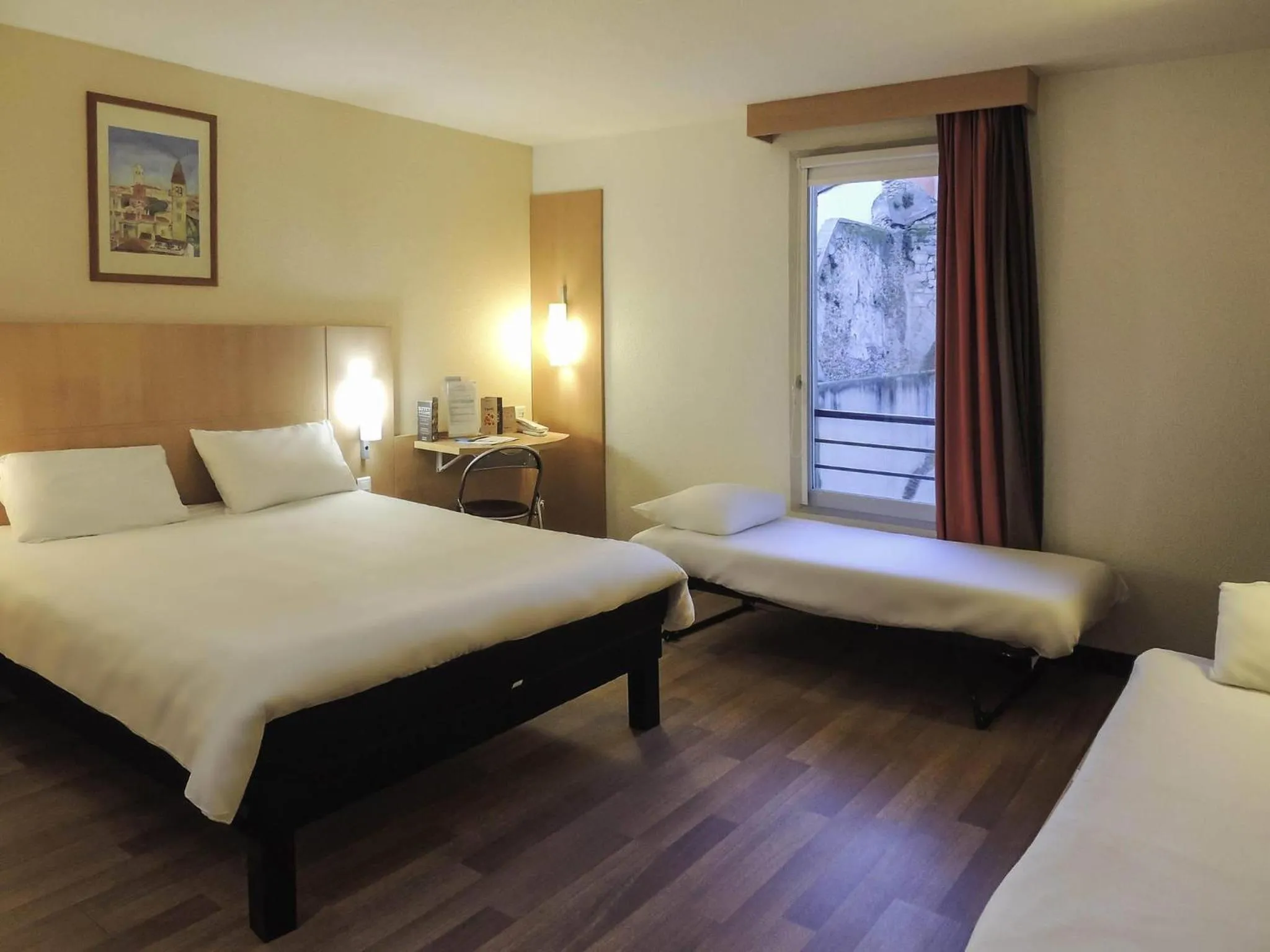 Bedroom, Bed in ibis Lyon Sud Vienne Saint-Louis