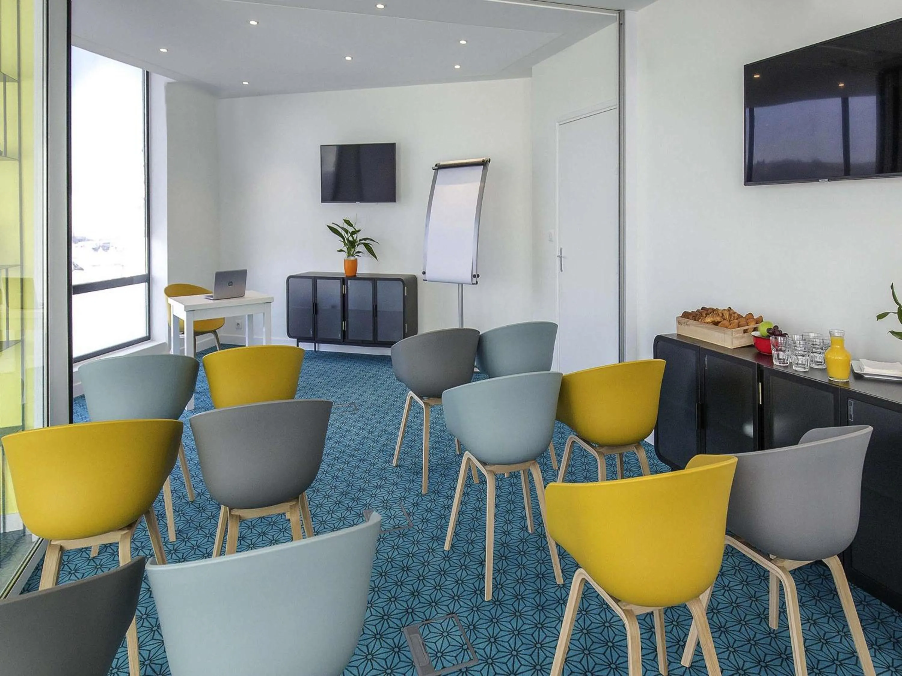 Meeting/conference room in ibis Lyon Sud Vienne Saint-Louis