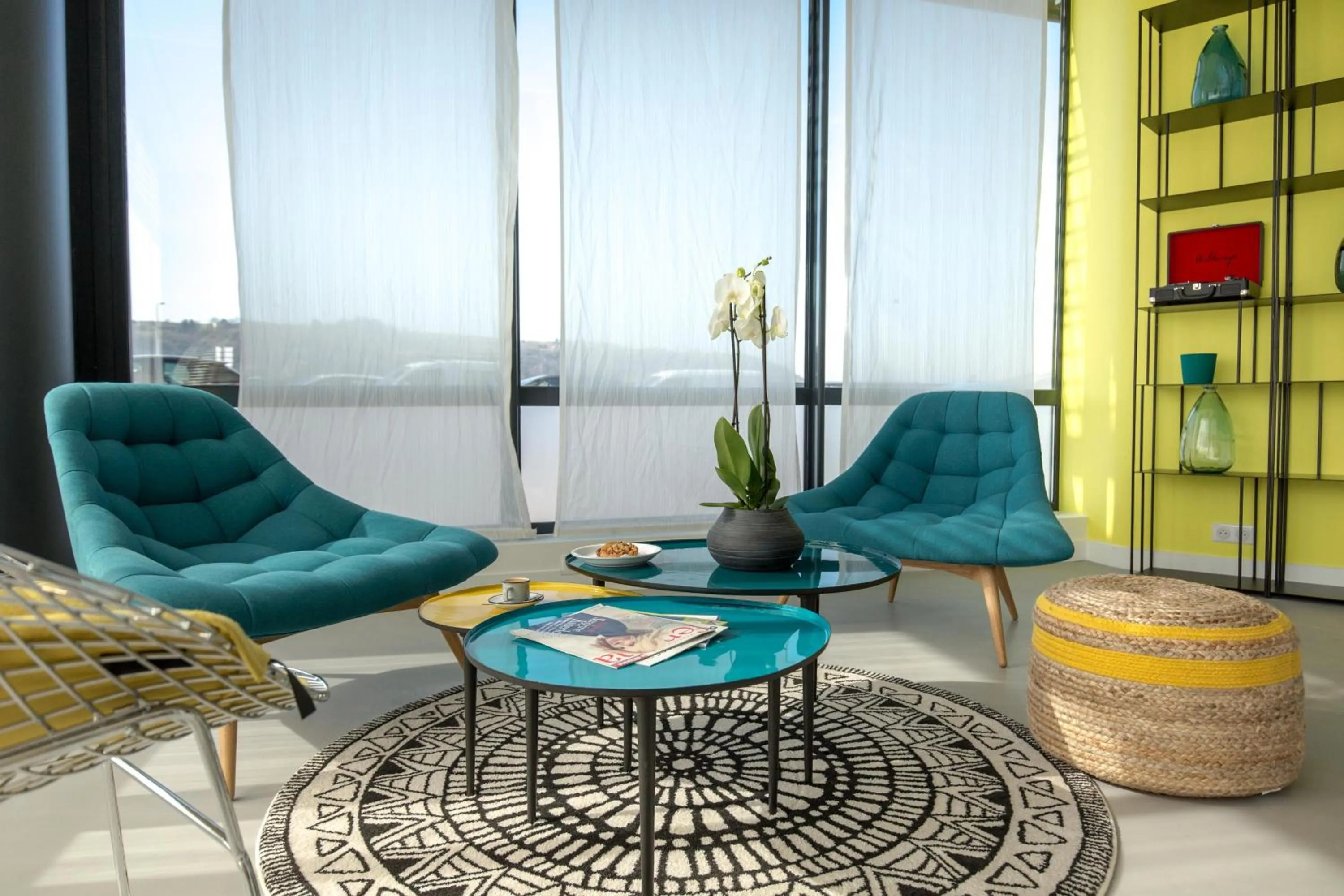 Library in ibis Lyon Sud Vienne Saint-Louis