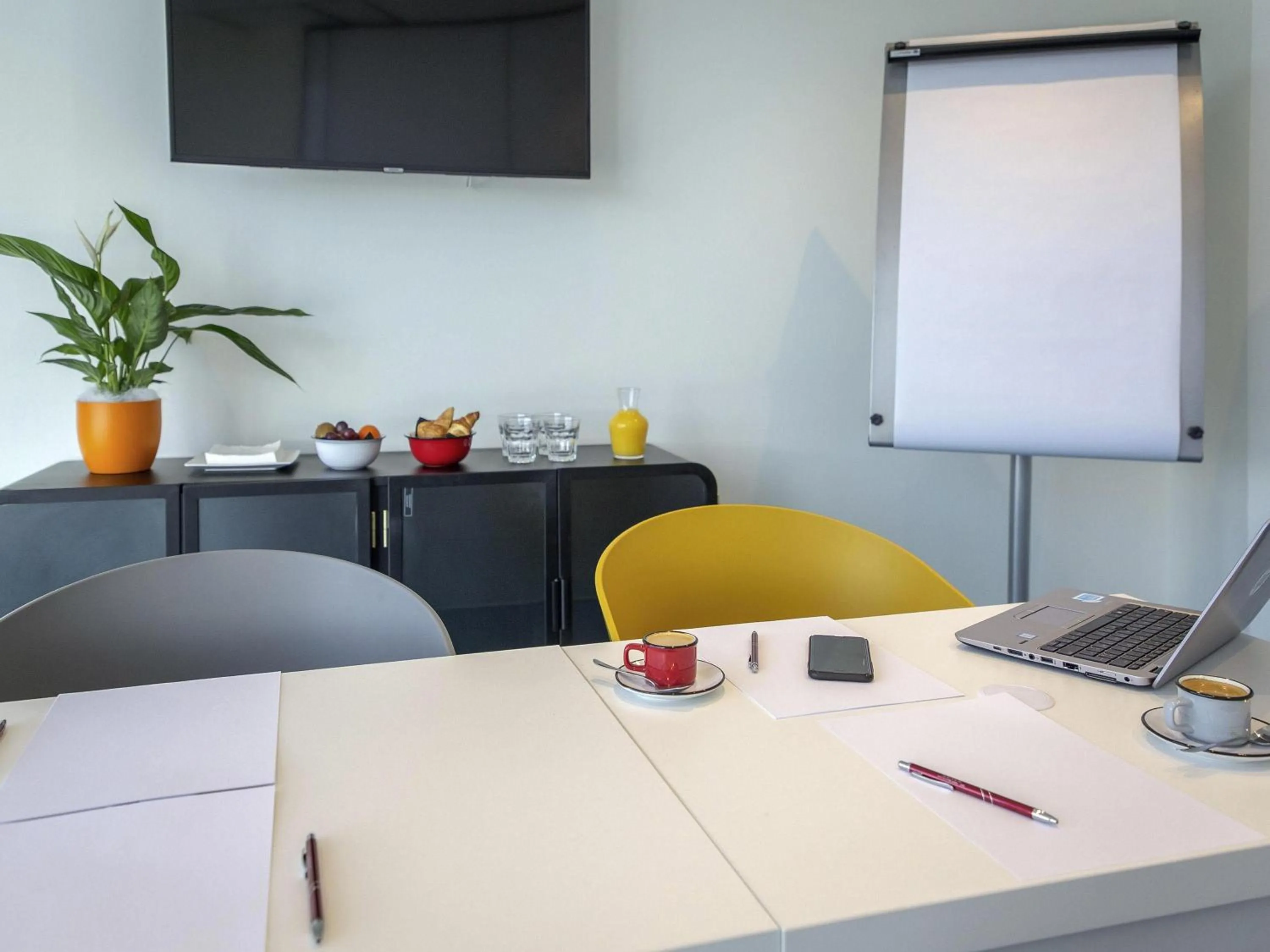 Meeting/conference room in ibis Lyon Sud Vienne Saint-Louis