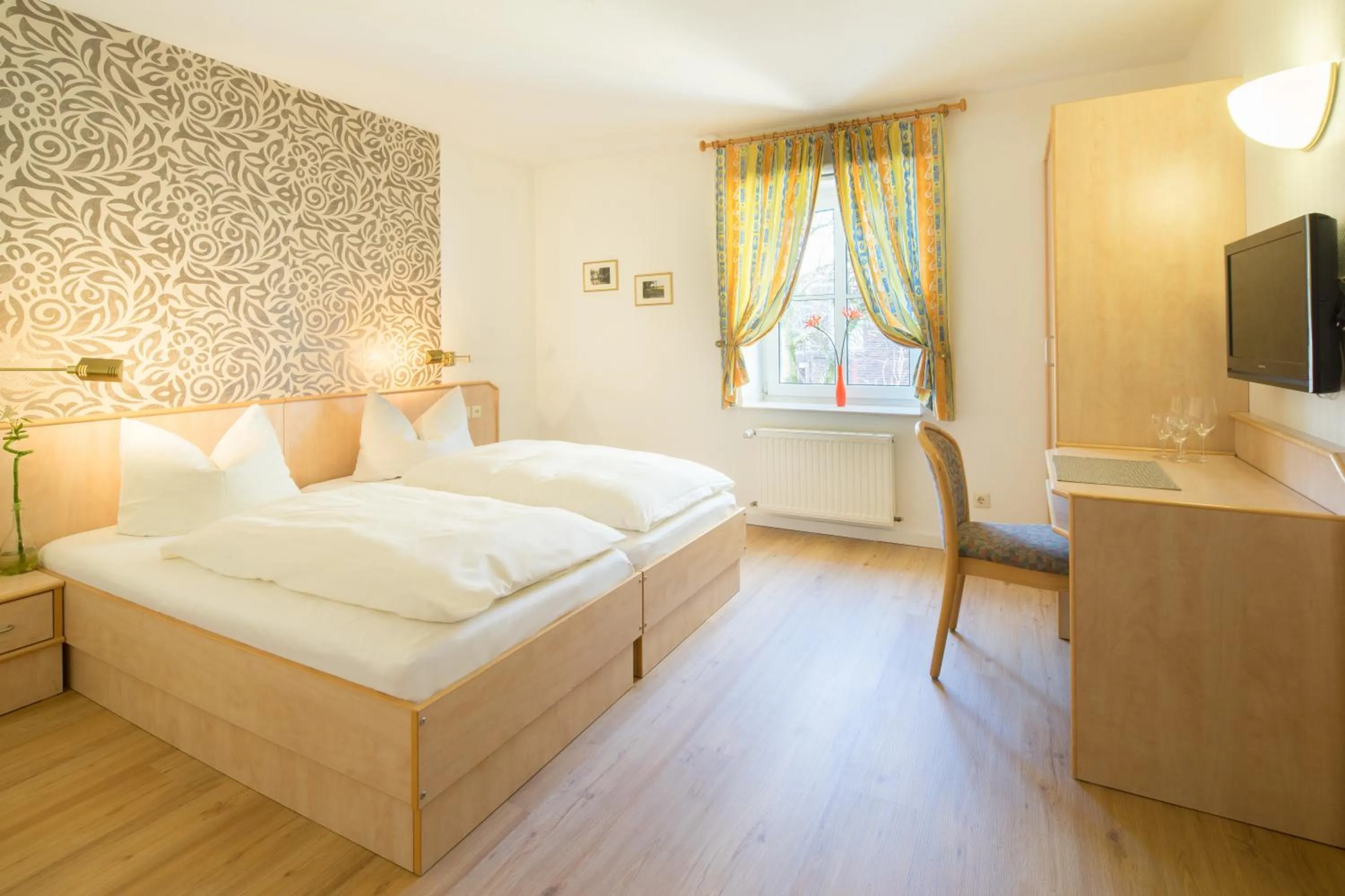 Photo of the whole room, Bed in Land-gut-Hotel Lohmann