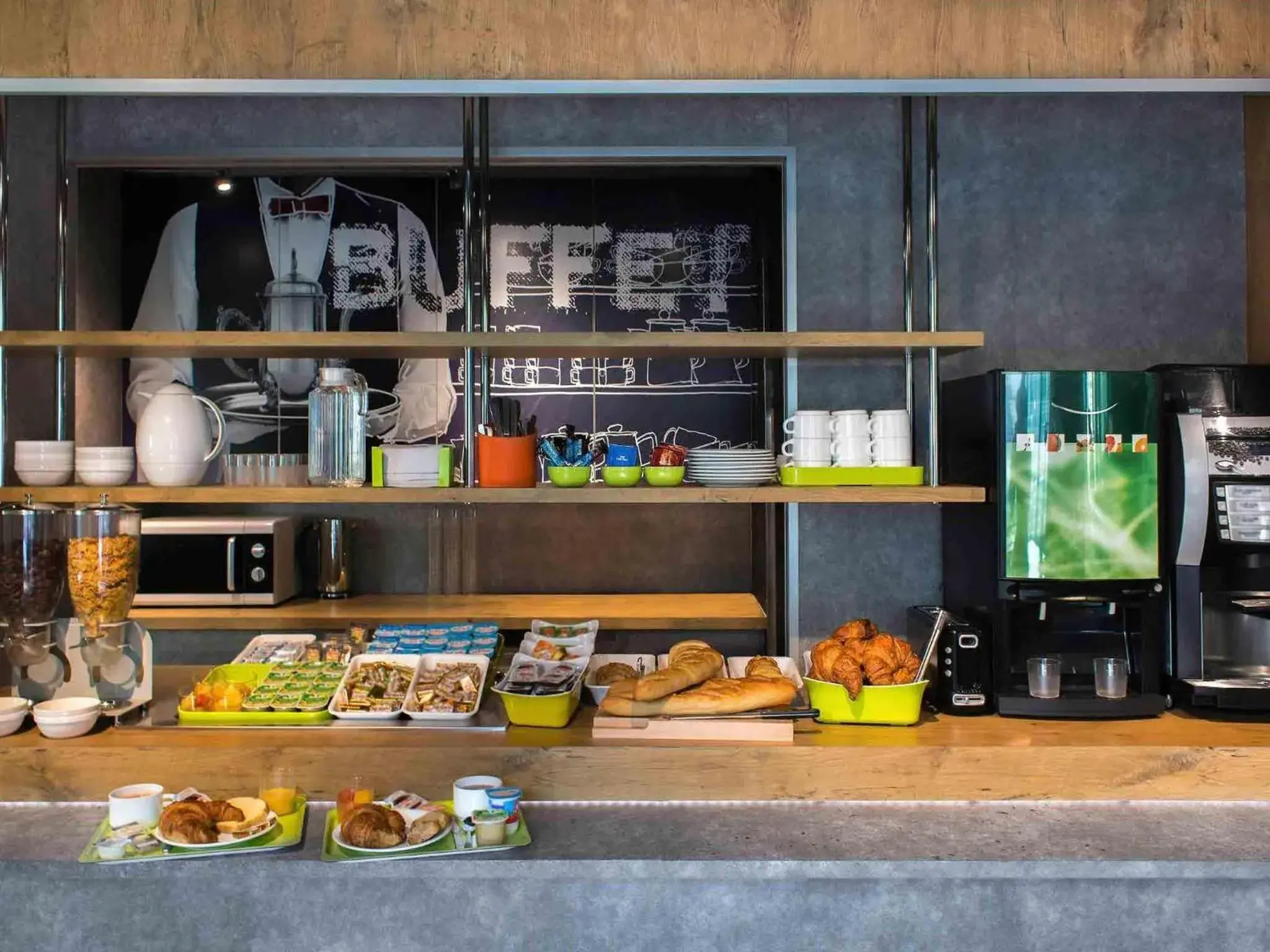 Triple Room in ibis budget Chambéry Sud Challes Les Eaux Triple Room in ibis budget Chambéry Sud Challes Les Eaux