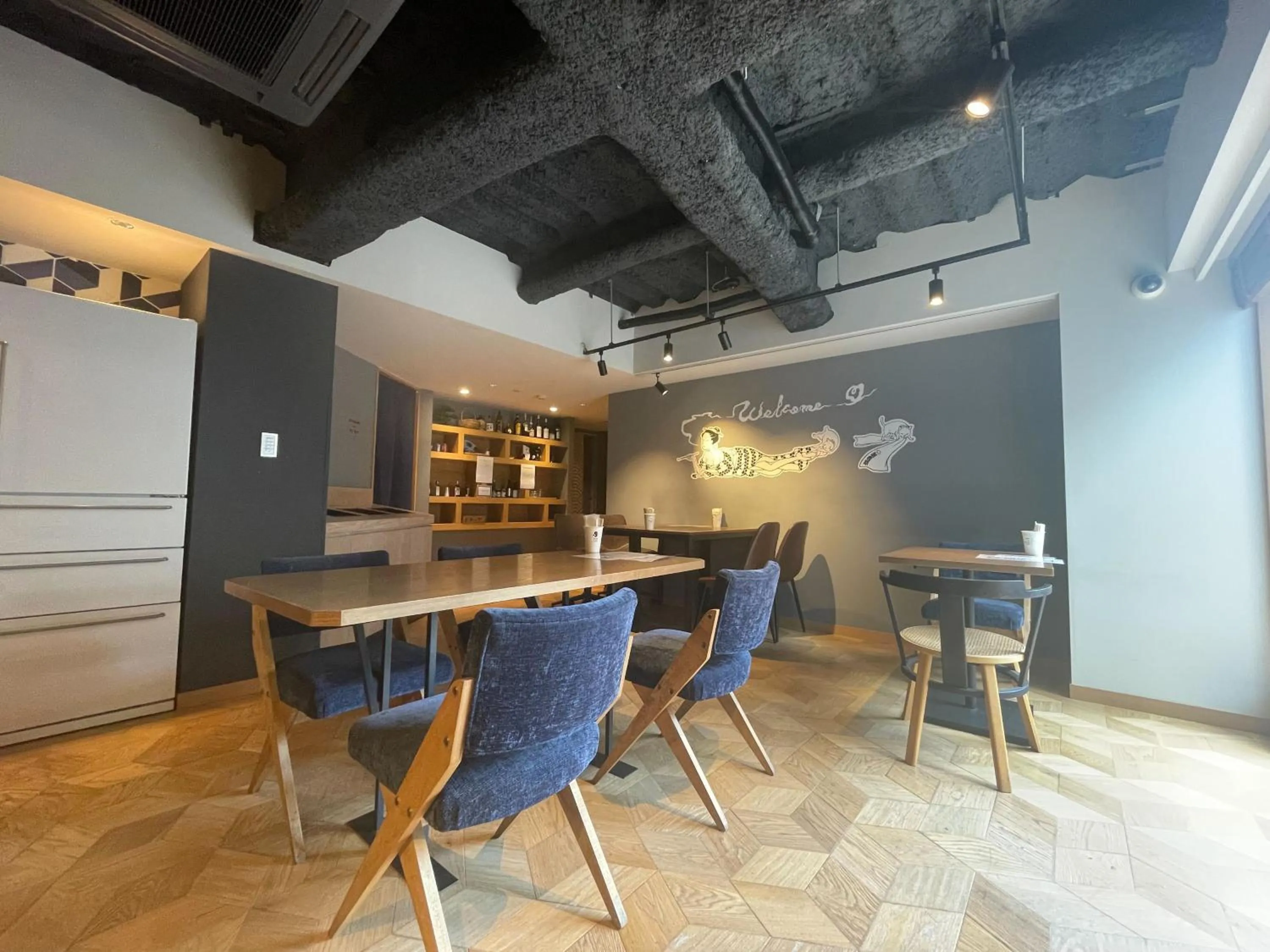 Communal lounge/ TV room in Asakusa Kokono Club Hotel