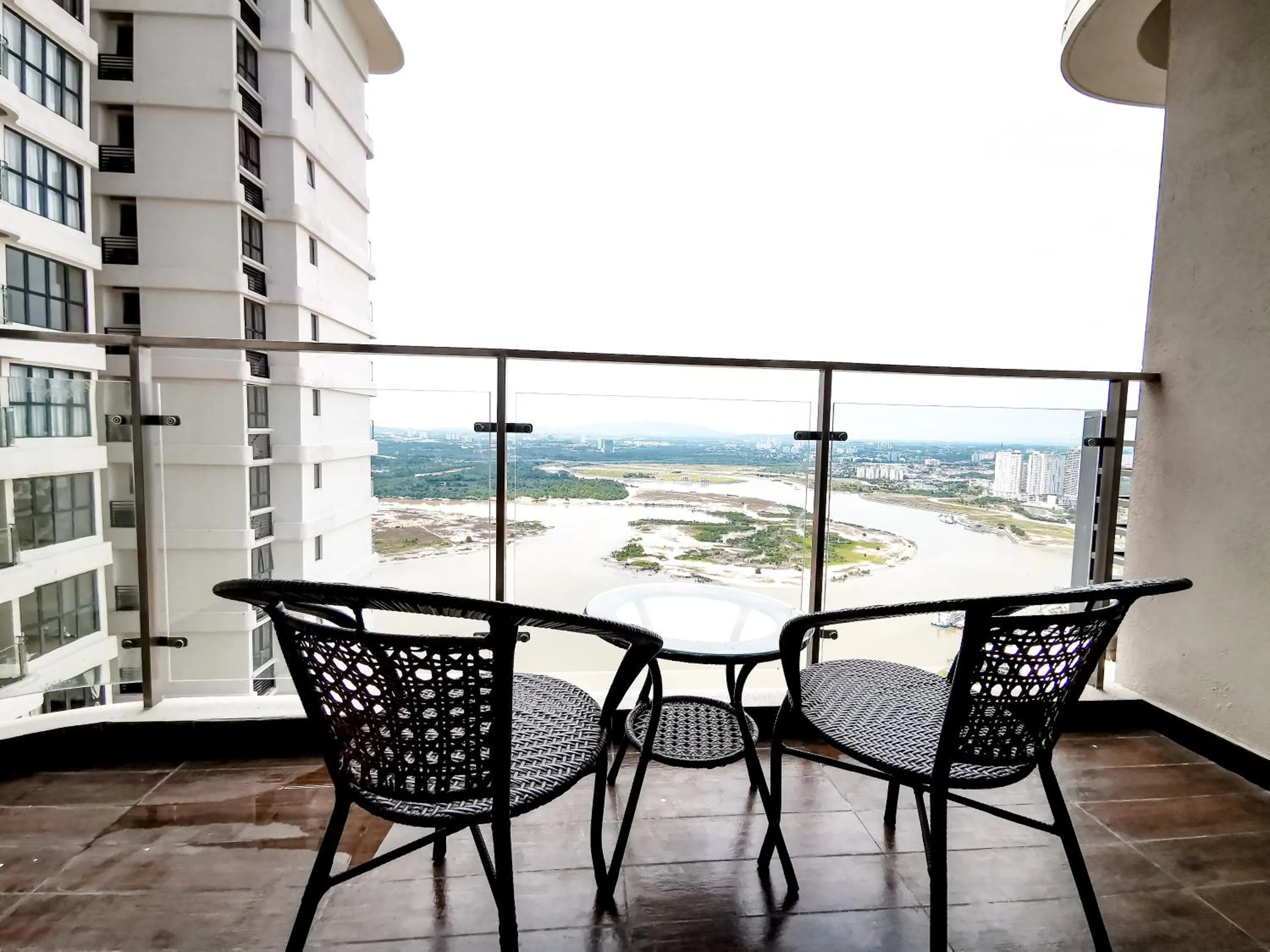 Balcony/Terrace in Country Garden Danga Bay @ UHA