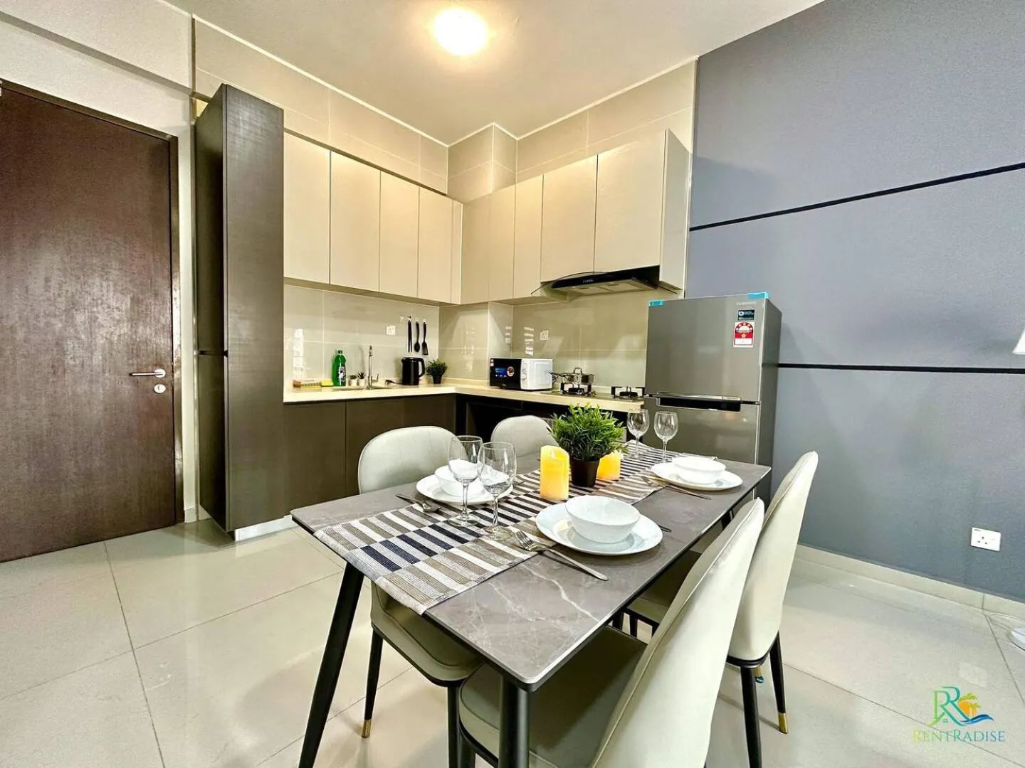 Kitchen or kitchenette in Country Garden Danga Bay @ UHA