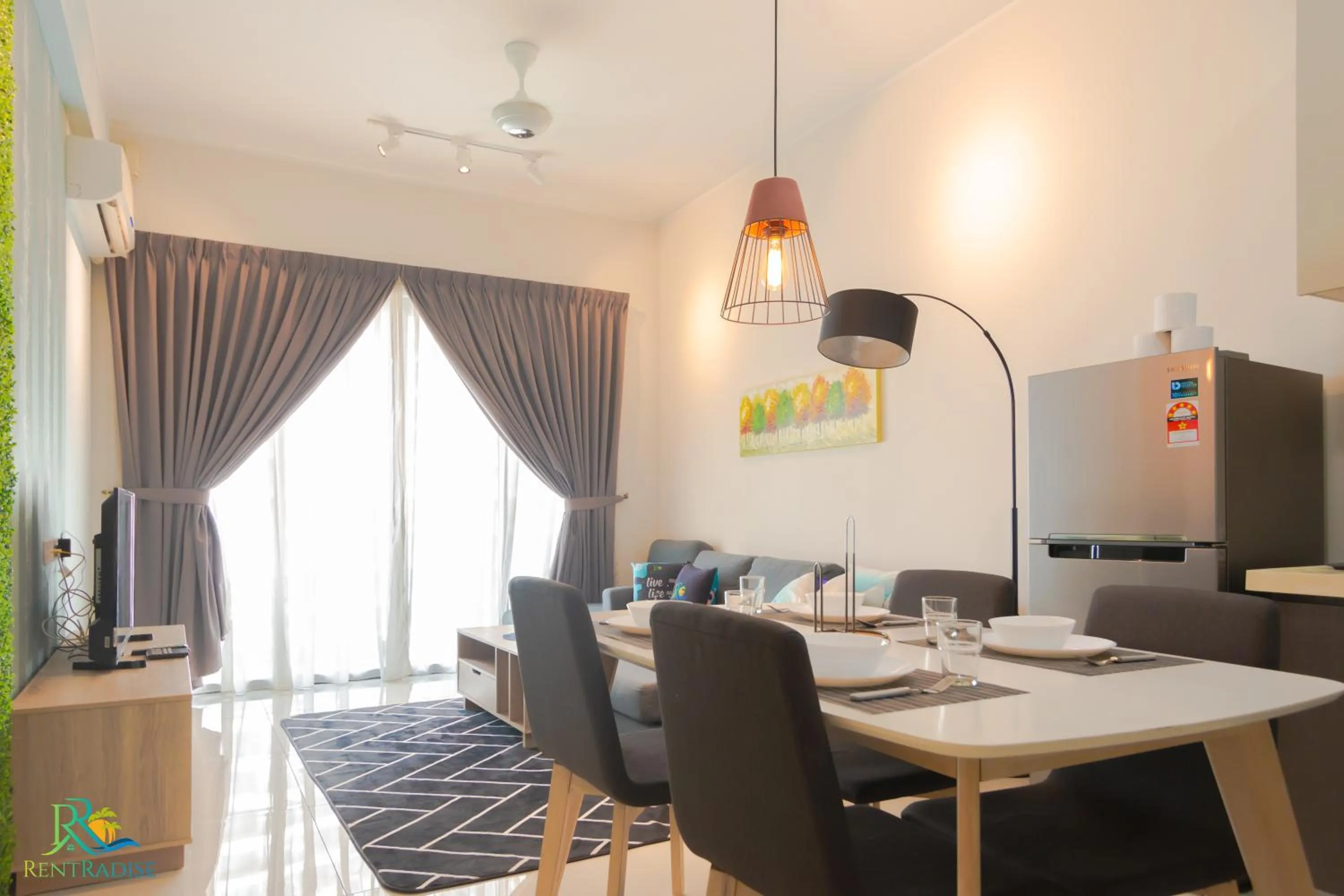 Dining area in Country Garden Danga Bay @ UHA