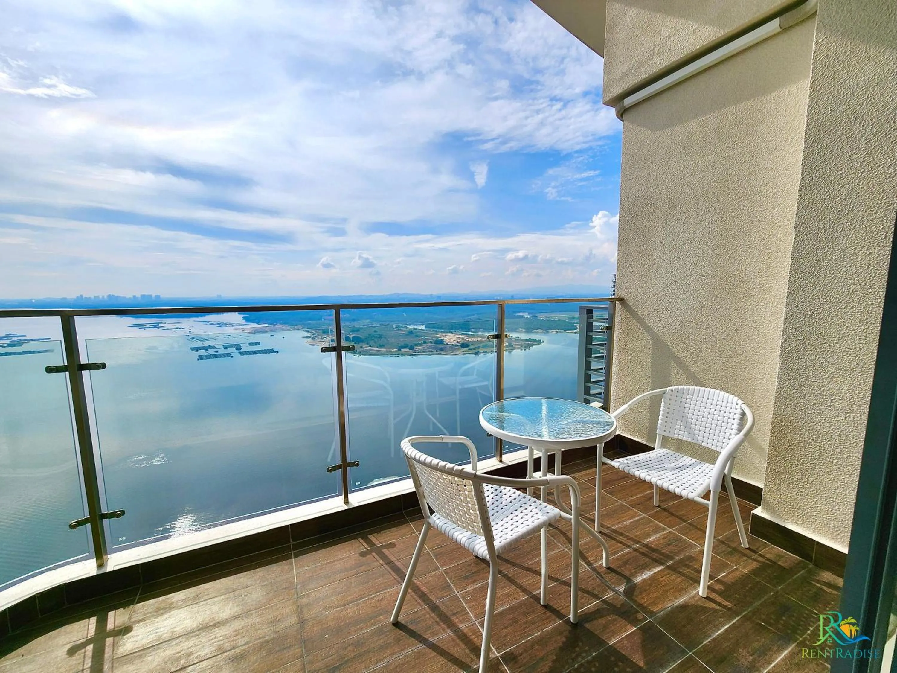 Balcony/Terrace in Country Garden Danga Bay @ UHA