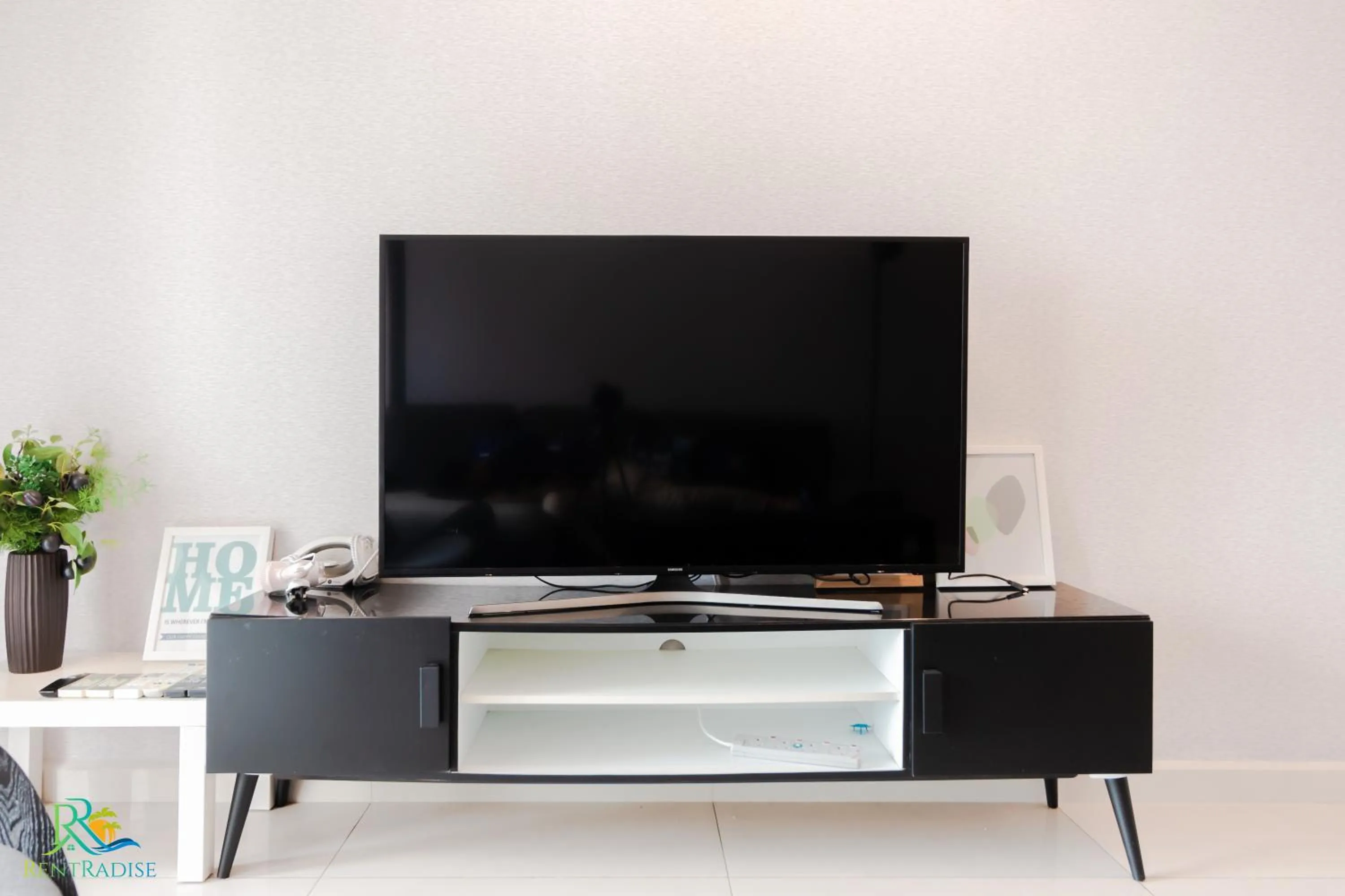 TV and multimedia in Country Garden Danga Bay @ UHA