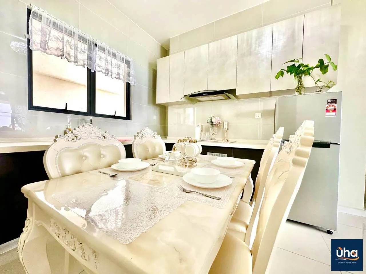 Kitchen or kitchenette in Country Garden Danga Bay @ UHA