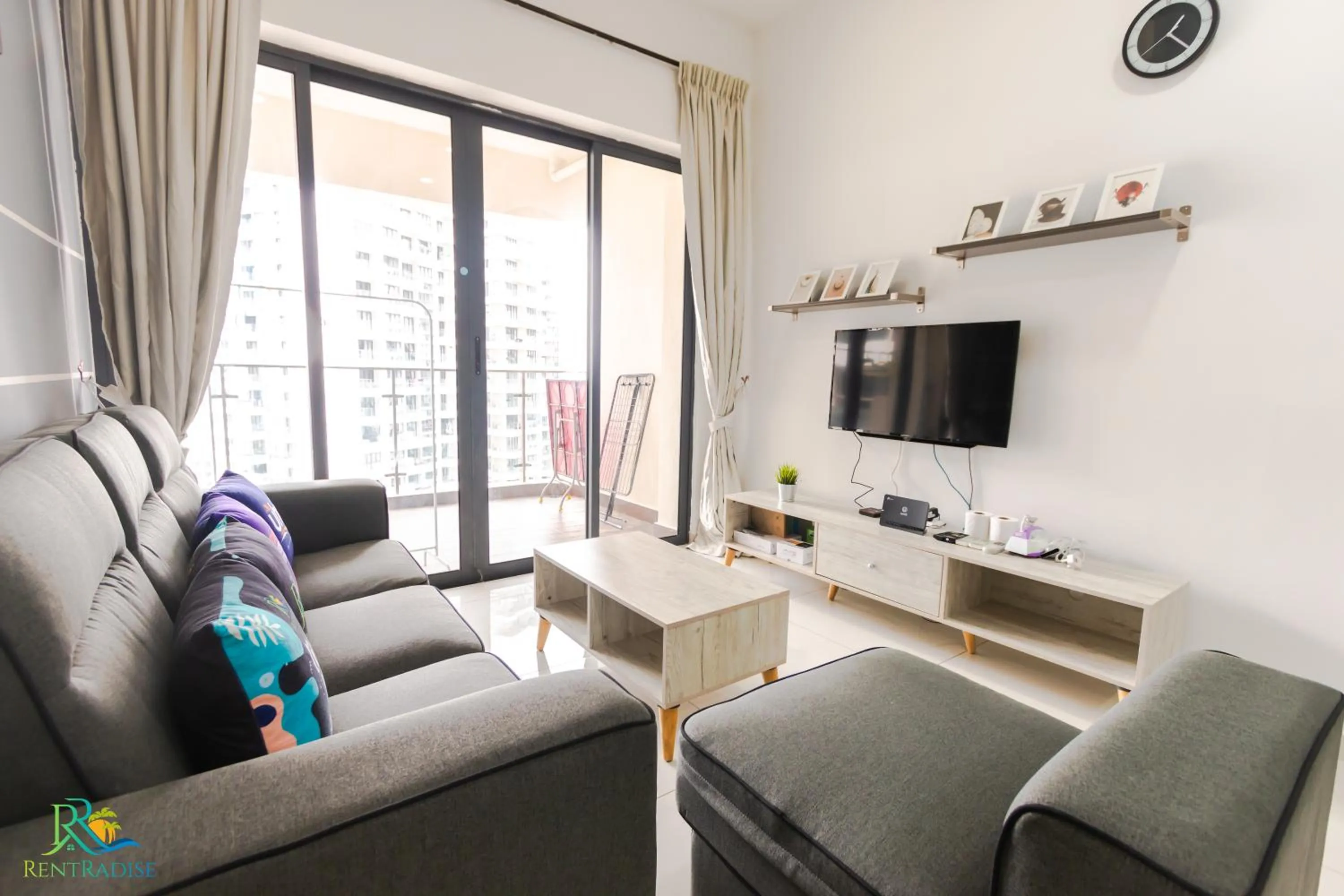 Communal lounge/ TV room in Country Garden Danga Bay @ UHA