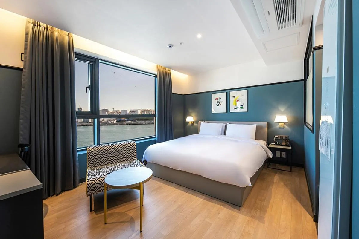 View (from property/room), Bed in Brown Dot Hotel Ulsan Jangsaengpo