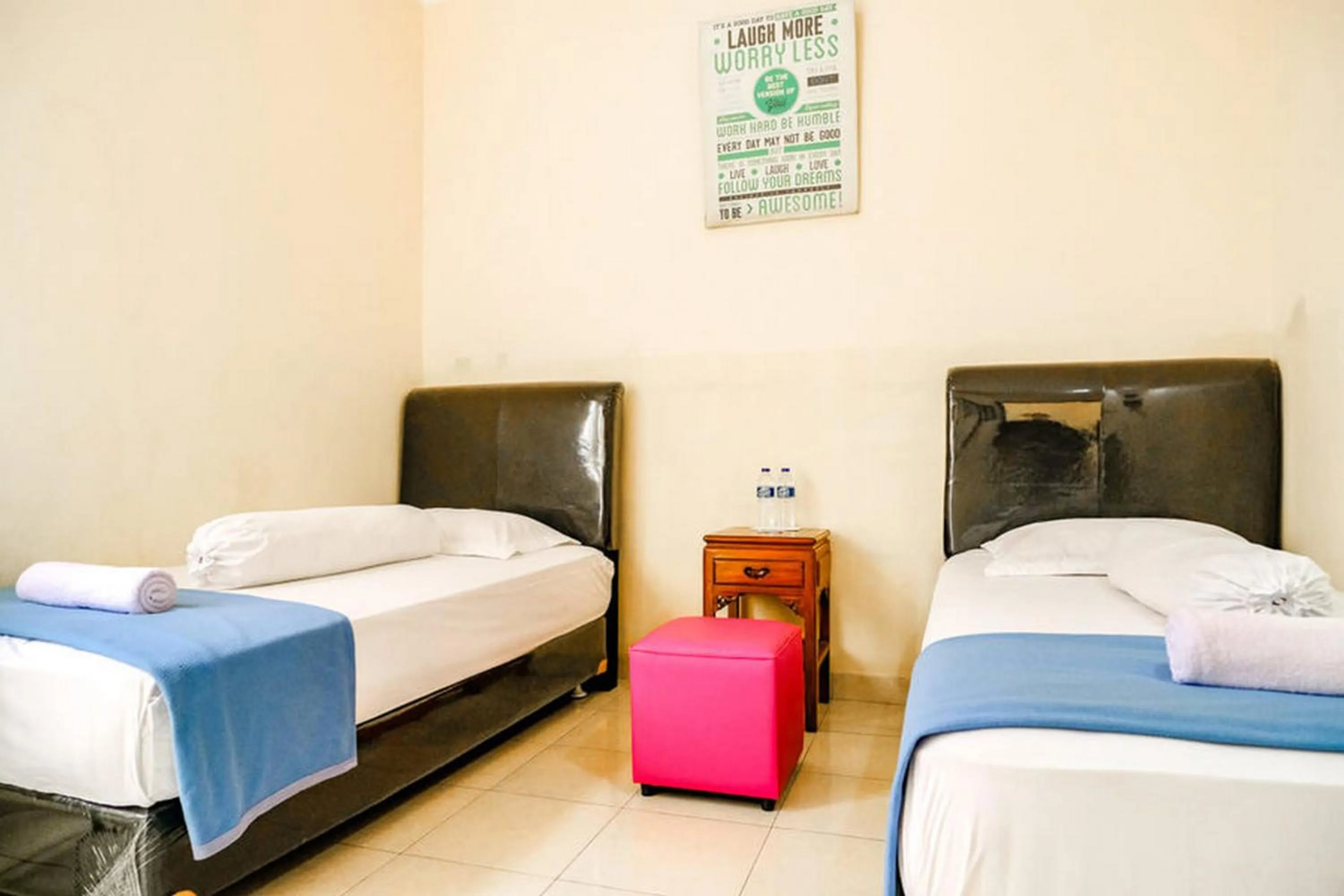 Bed in Pondok Malabar Mitra RedDoorz