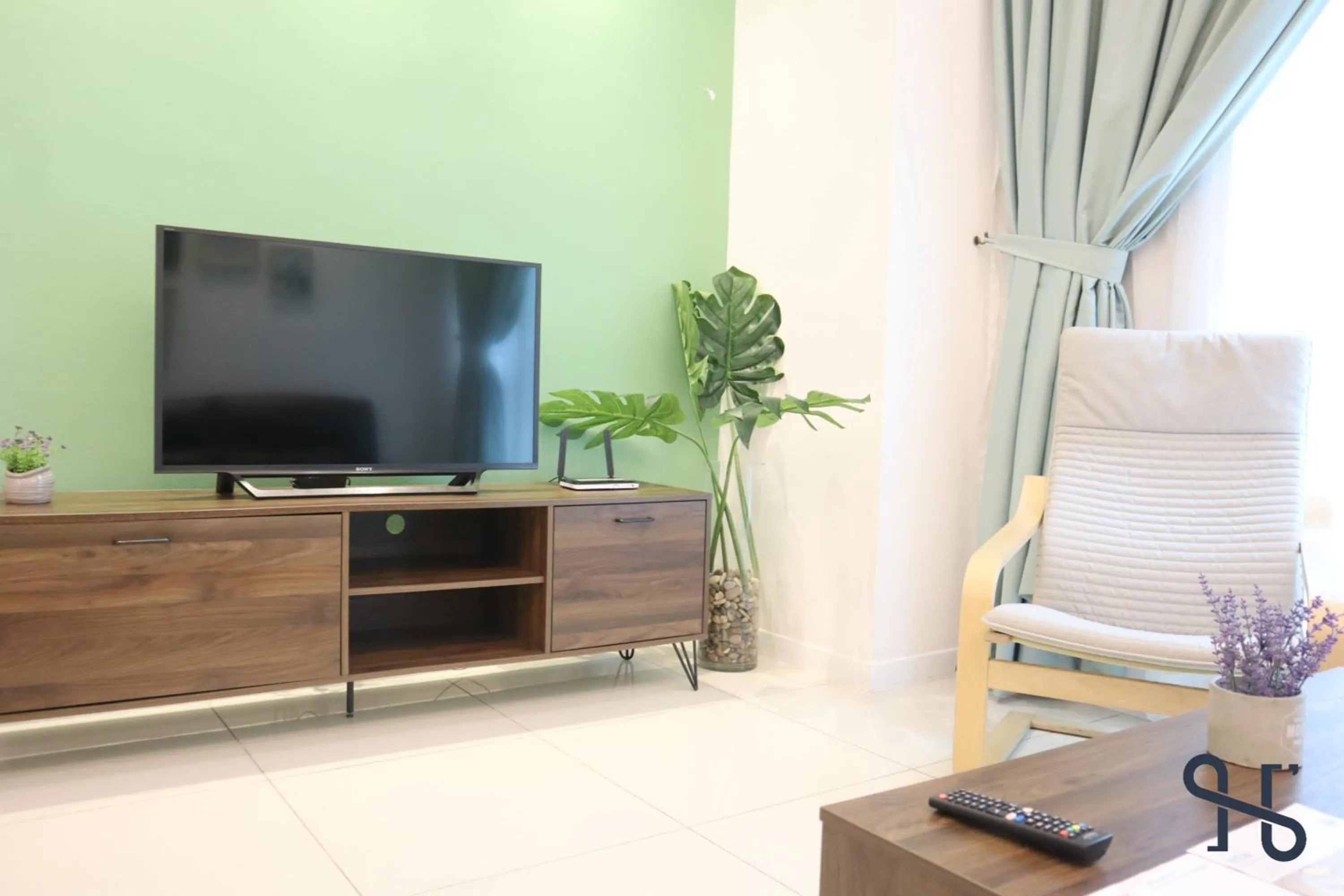 TV and multimedia in Homesuite' Home at Sutera Avenue