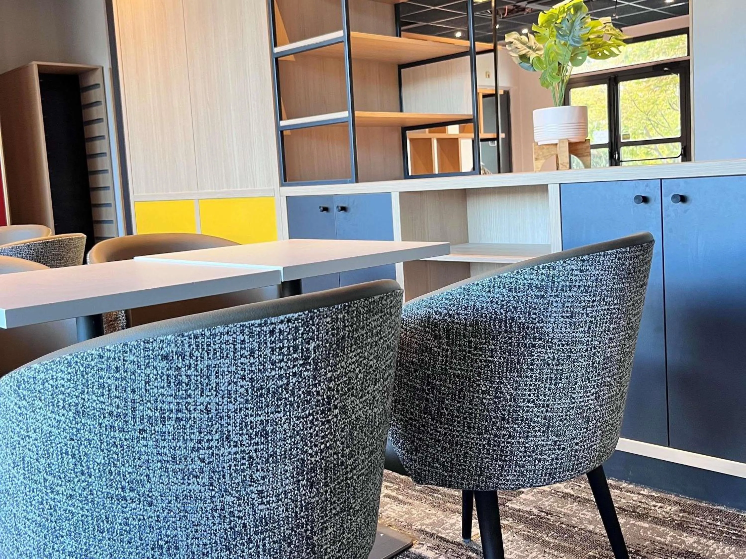 Lounge or bar in ibis Clermont Ferrand Montferrand