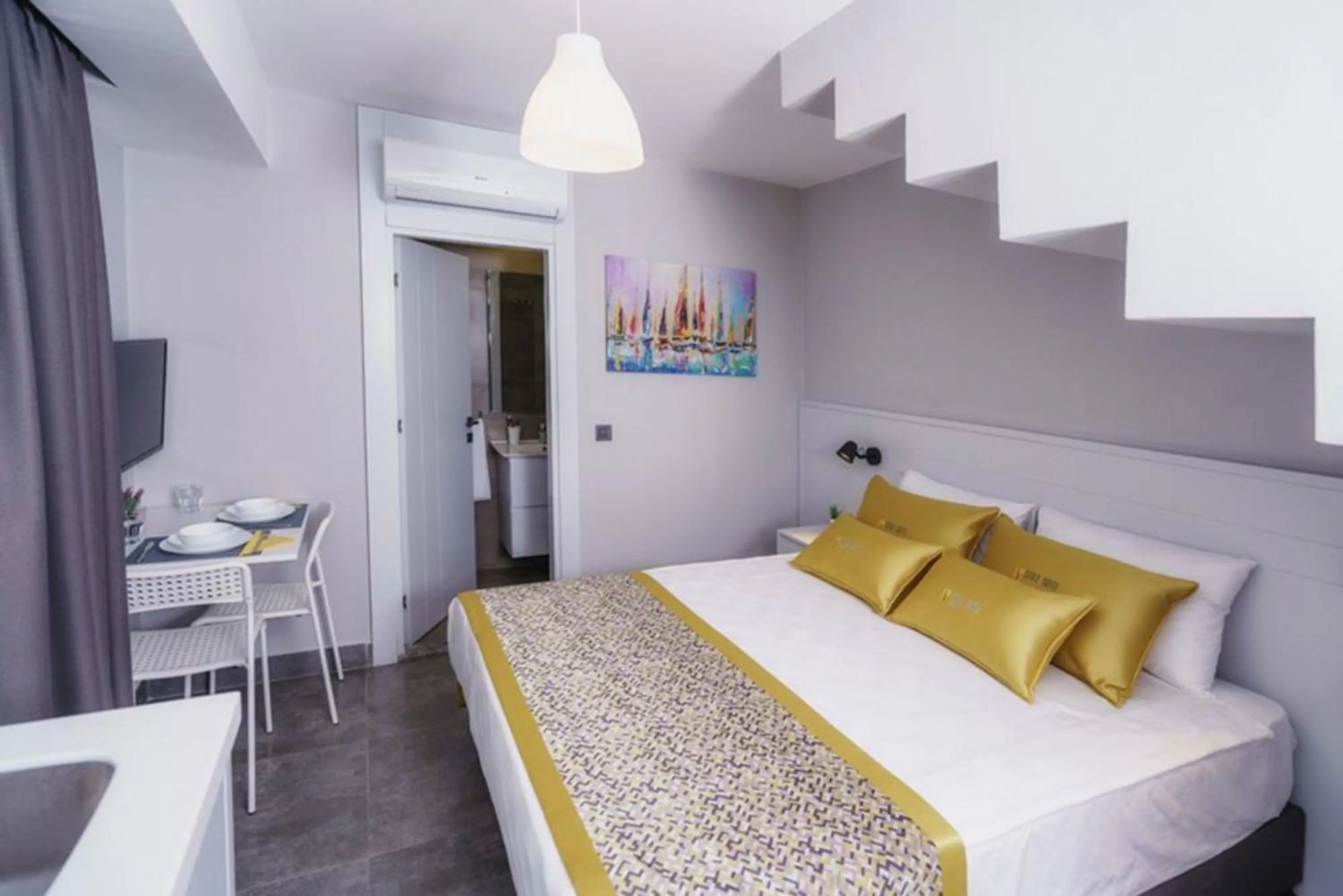 Photo of the whole room, Bed in Stile Suite Family Hotel