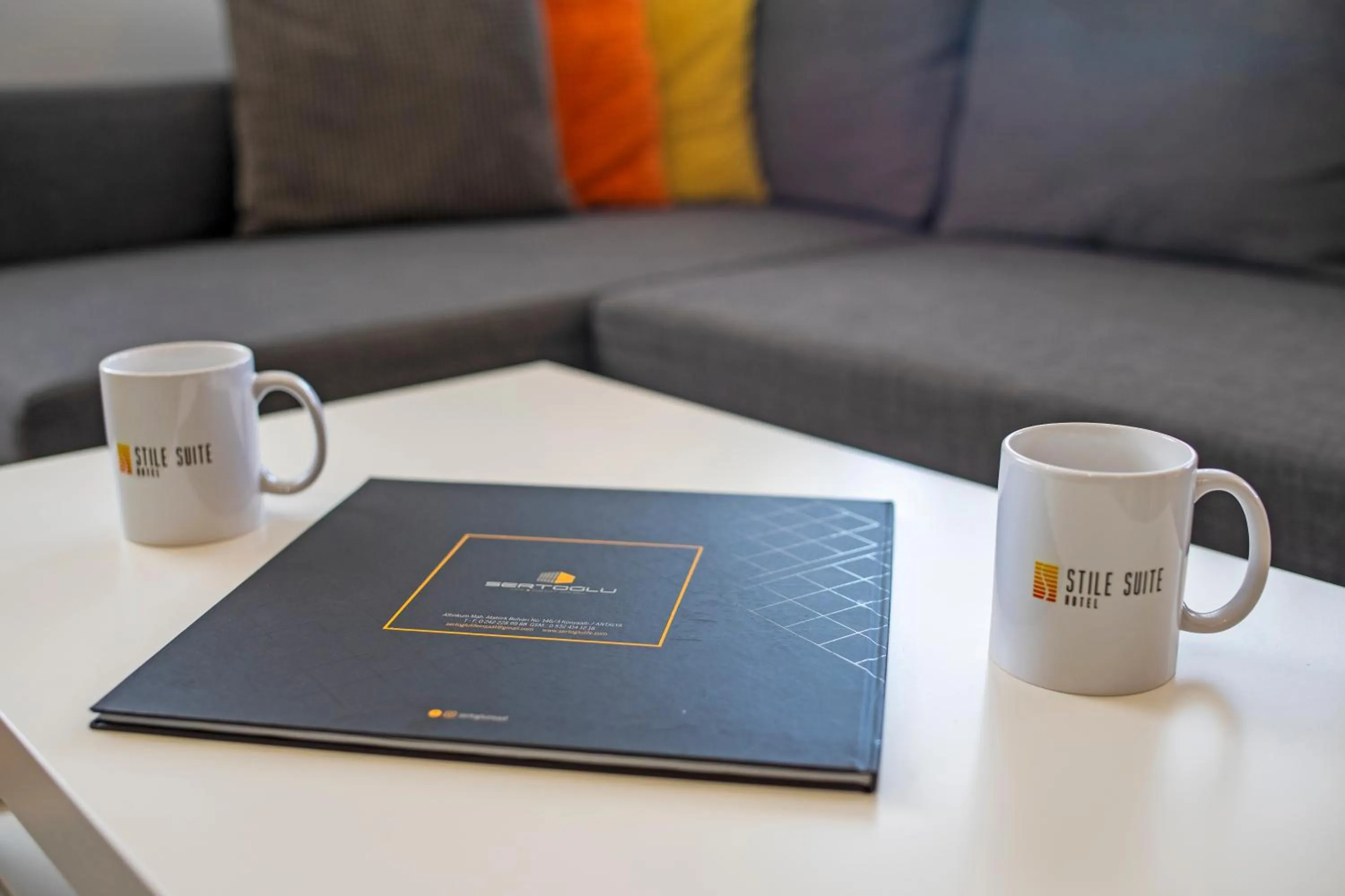 Coffee/tea facilities in Stile Suite Family Hotel