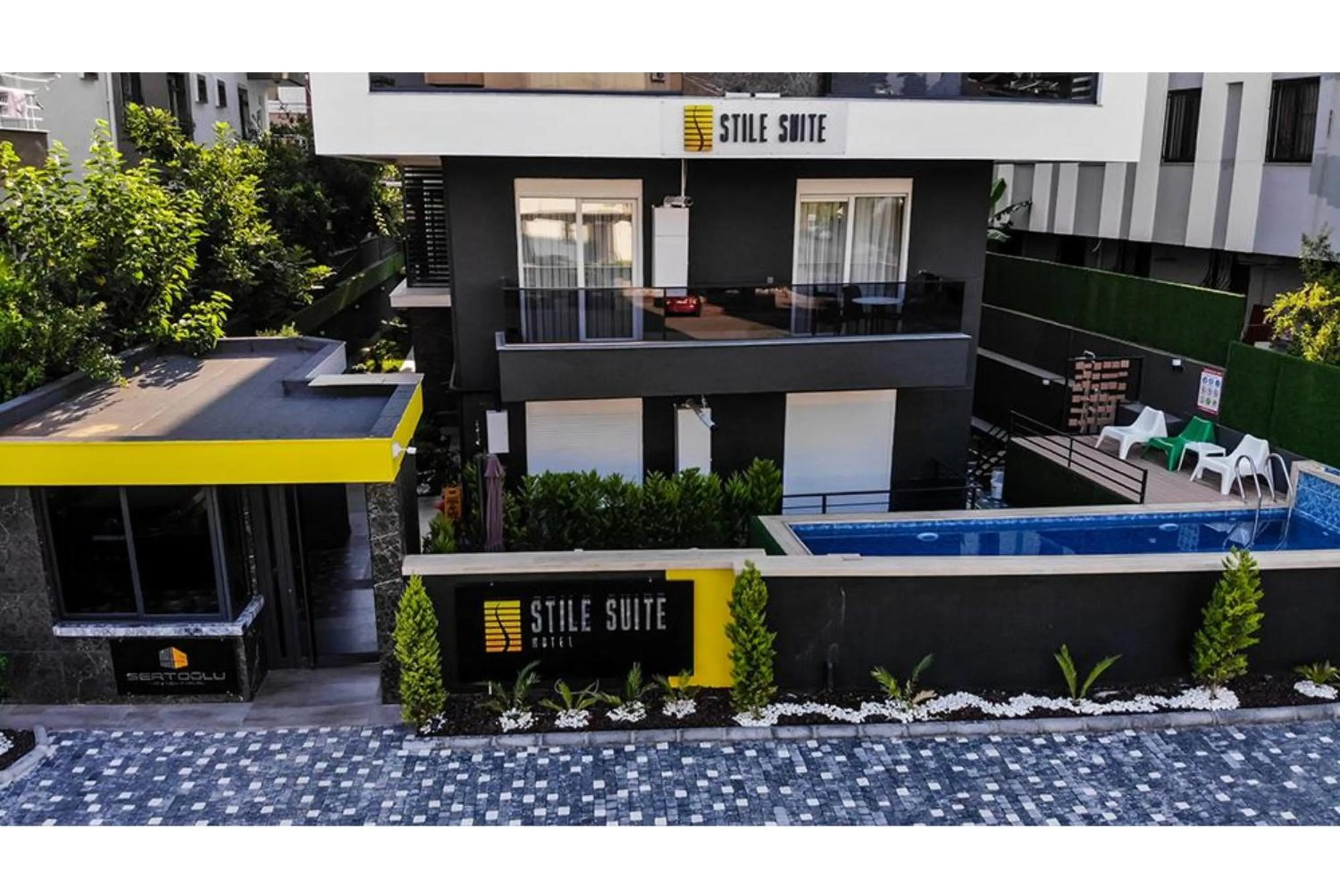 Property building in Stile Suite Family Hotel