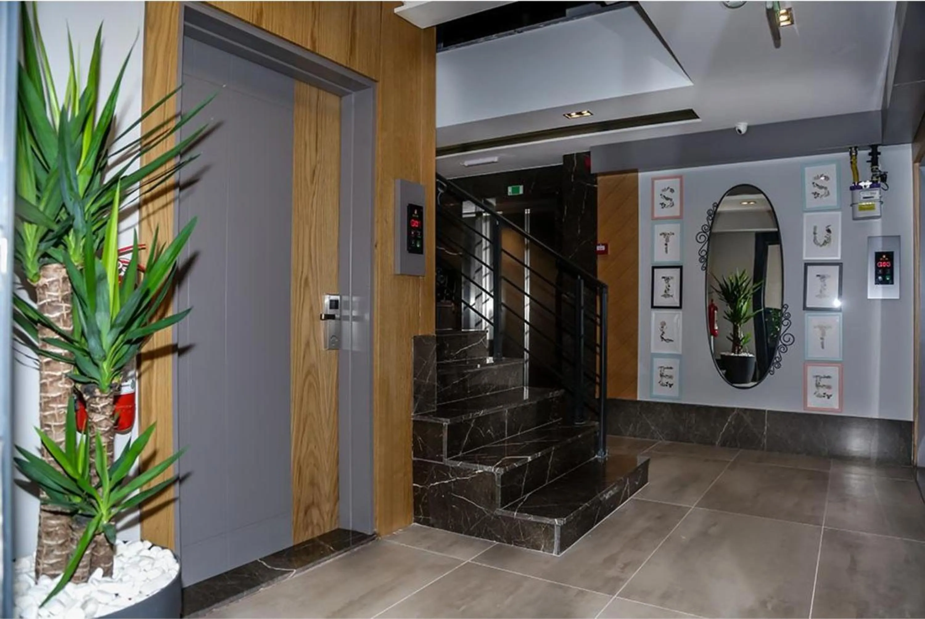 elevator in Stile Suite Family Hotel