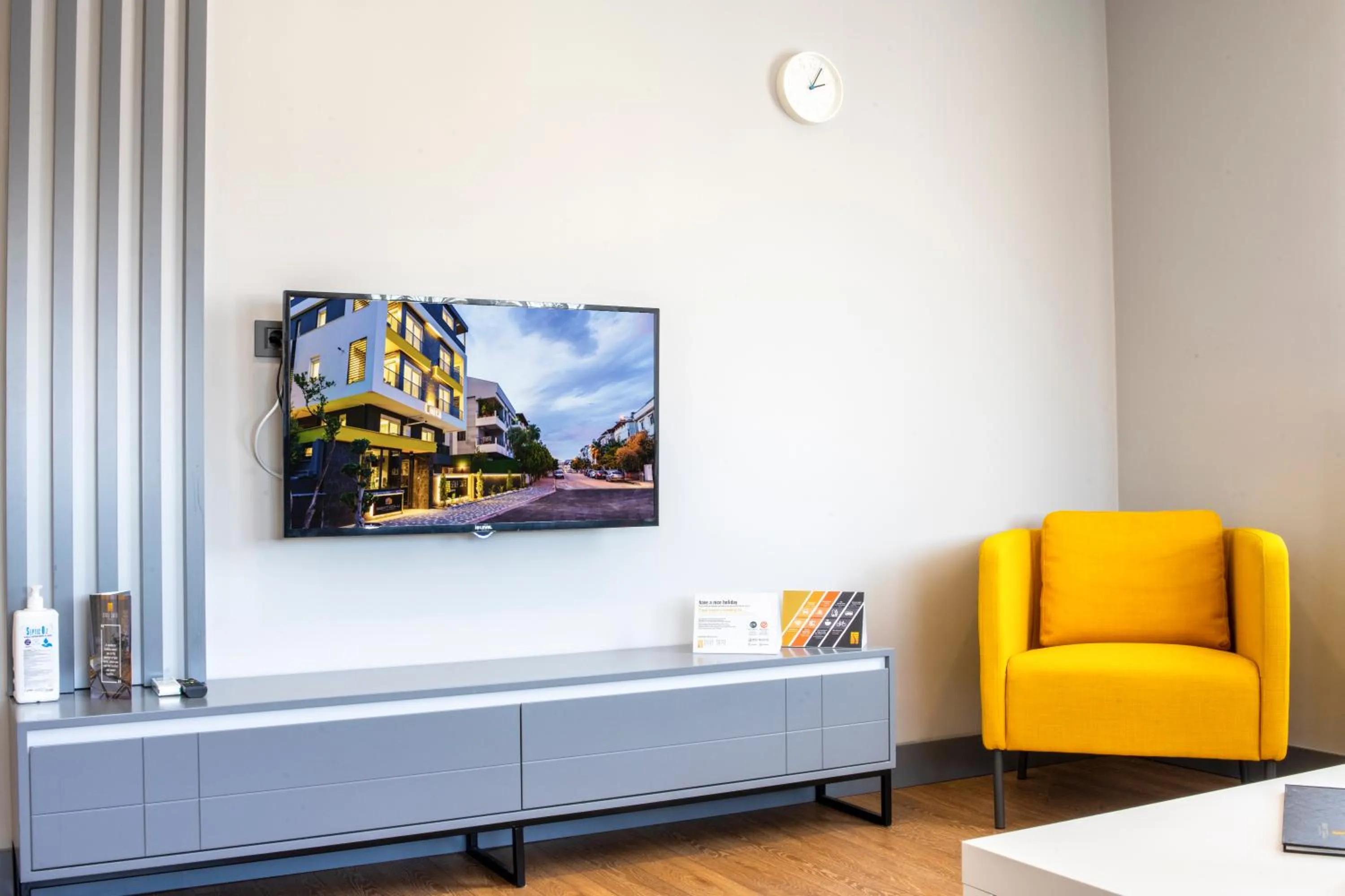 TV and multimedia in Stile Suite Family Hotel