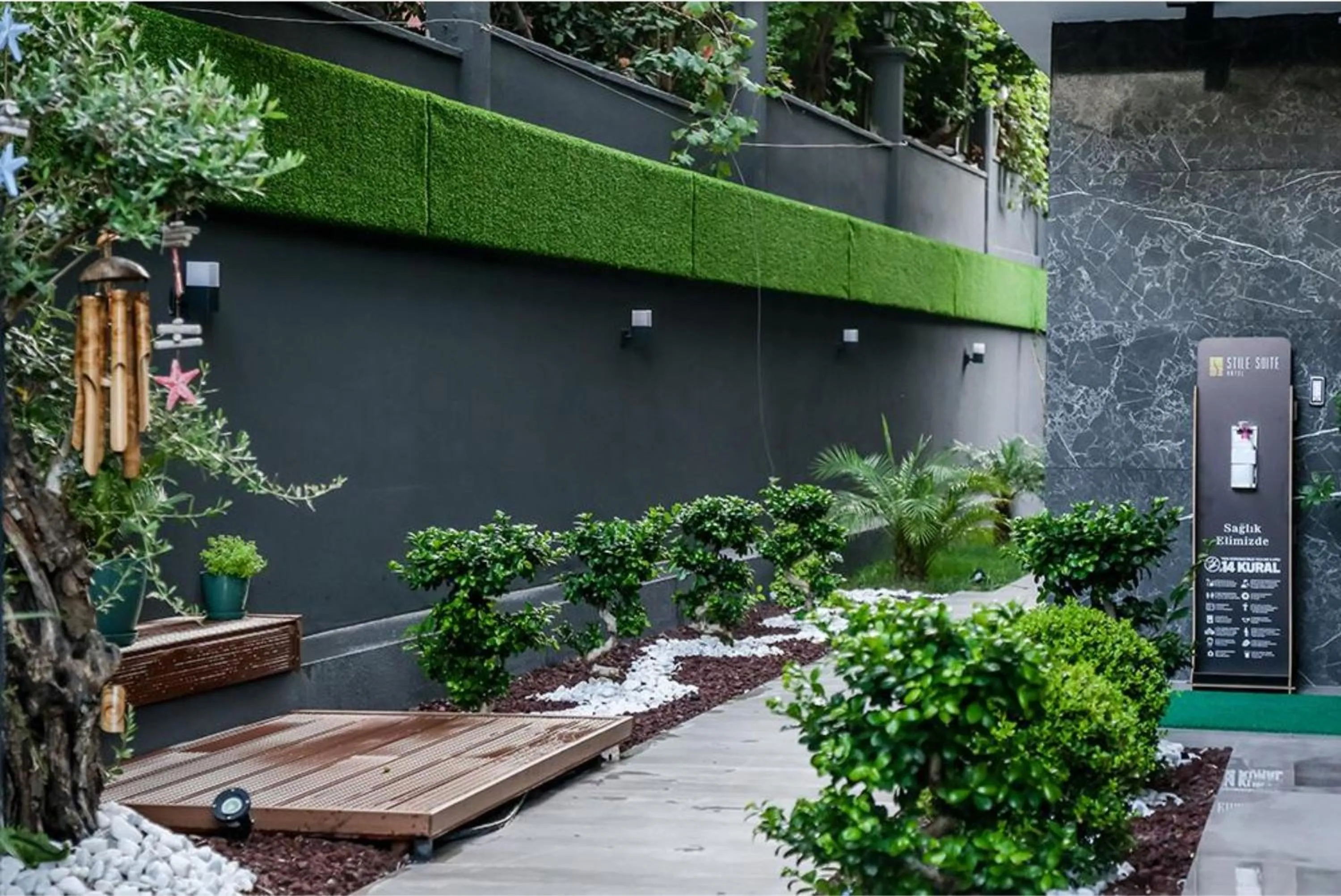 Garden view in Stile Suite Family Hotel