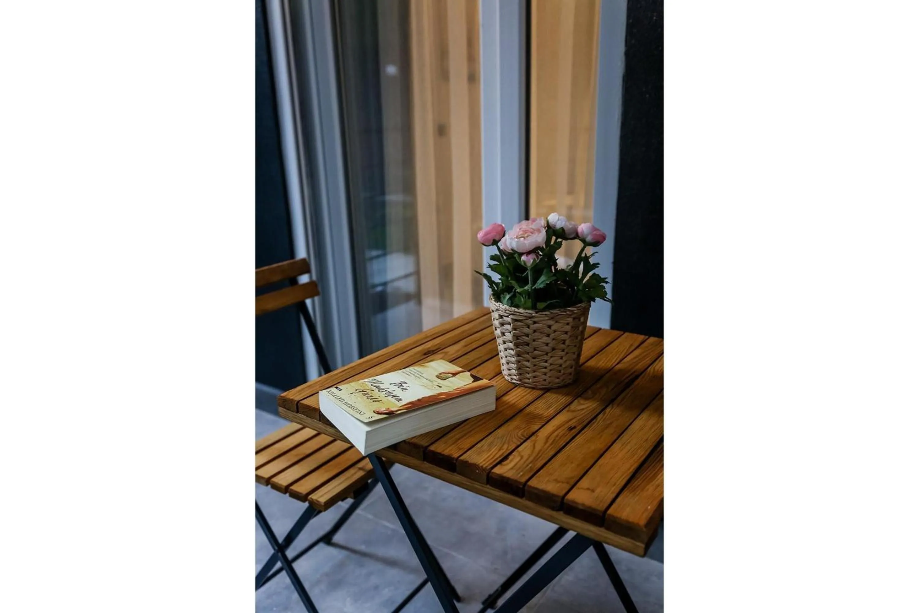 Seating area in Stile Suite Family Hotel
