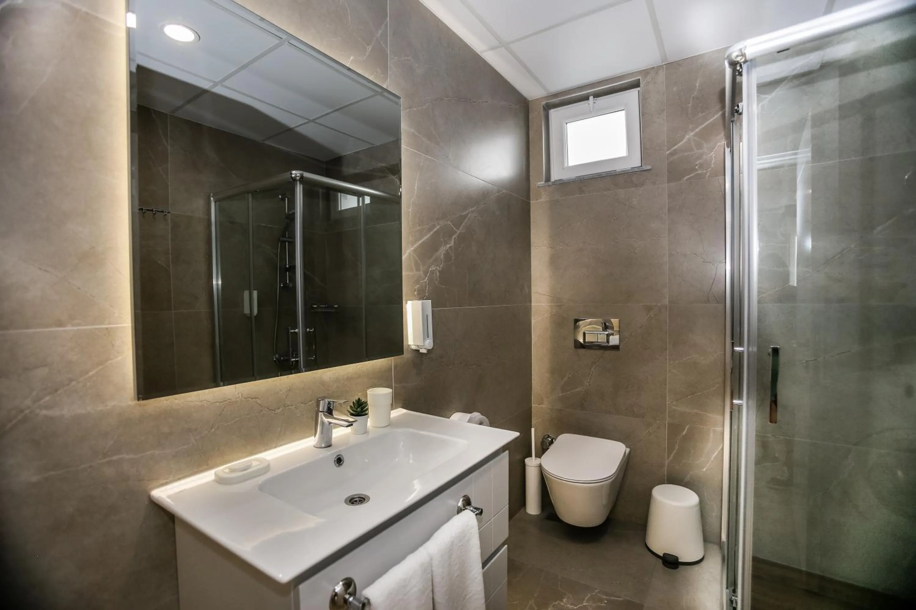 Bathroom in Stile Suite Family Hotel