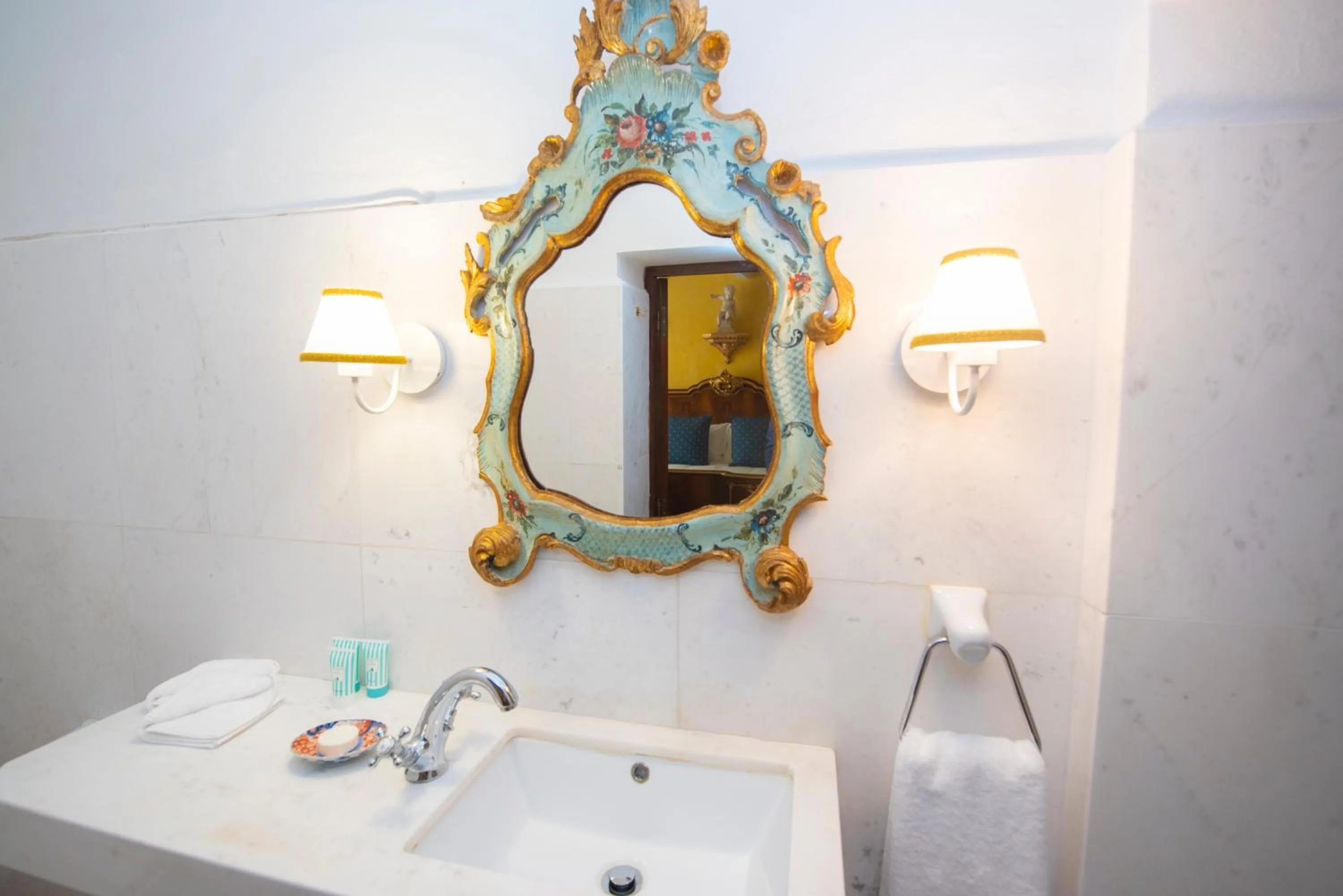 Bathroom in Casa Rocca Piccola B&B