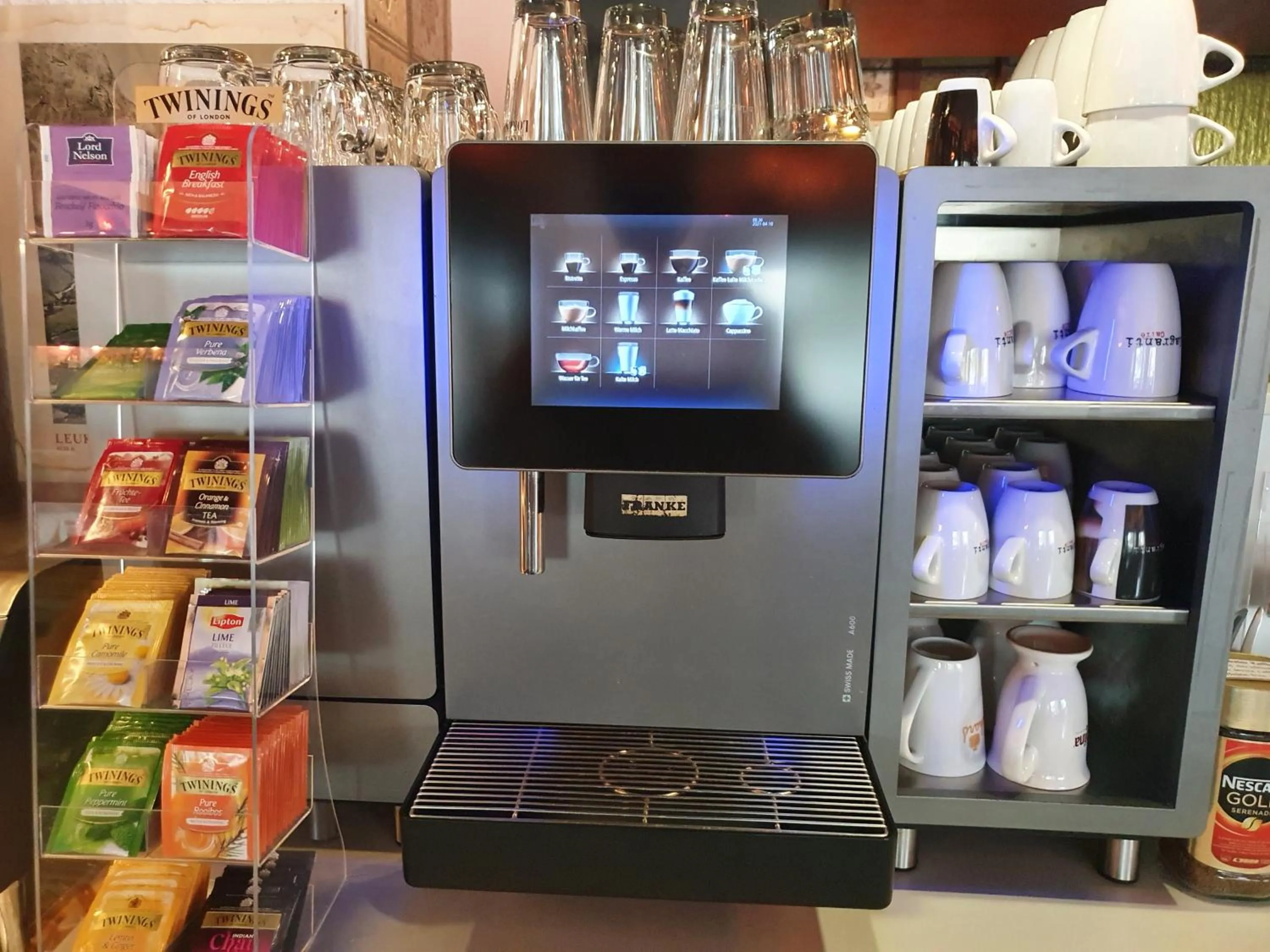 Coffee/tea facilities in dala Hotel & Apartments