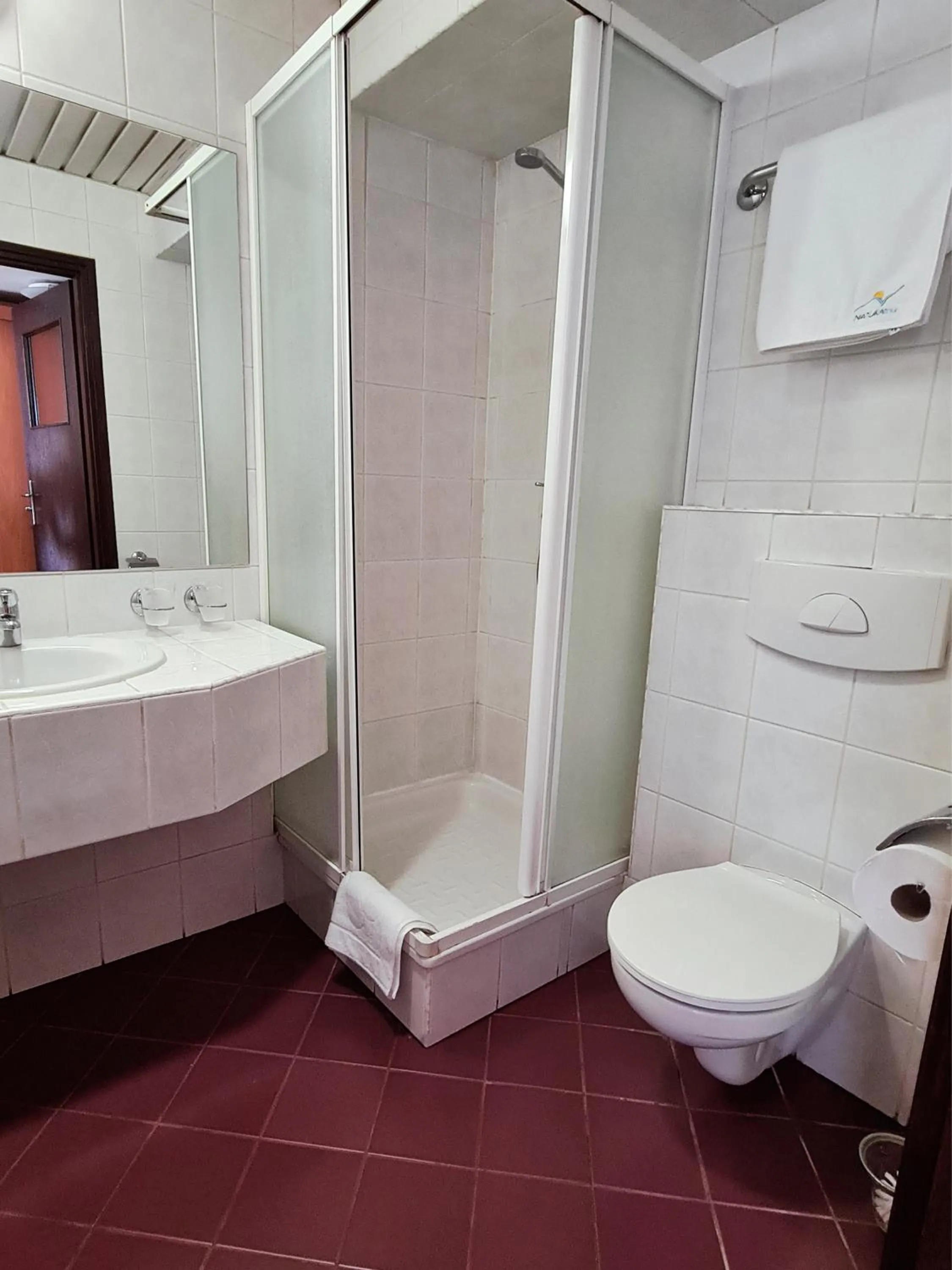 Shower in CKS Warszawa (Centrum Konferencyjno-Szkoleniowe CS Natura Tour)