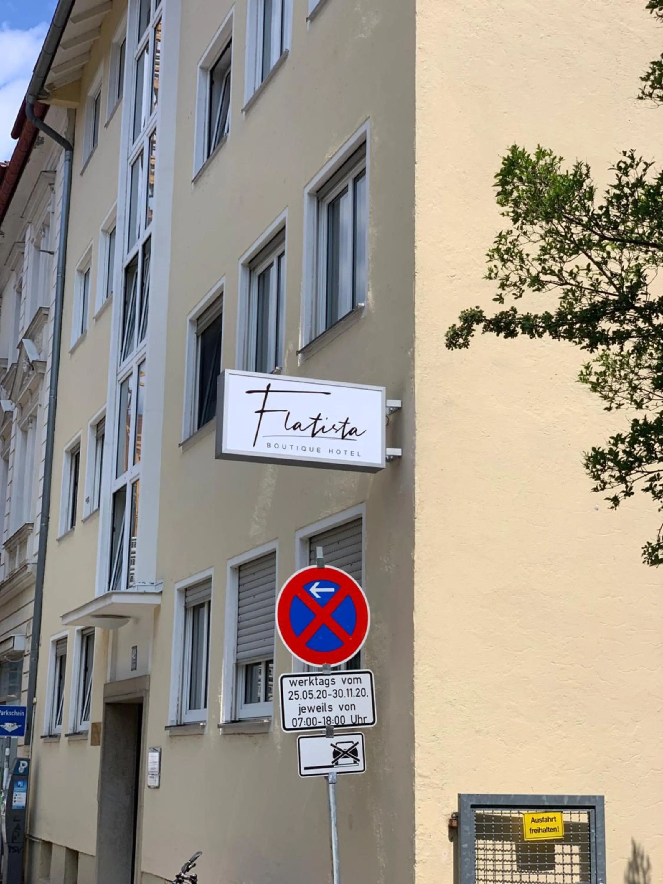 Facade/entrance in Flatista Boutique Hotel - Self Check-in