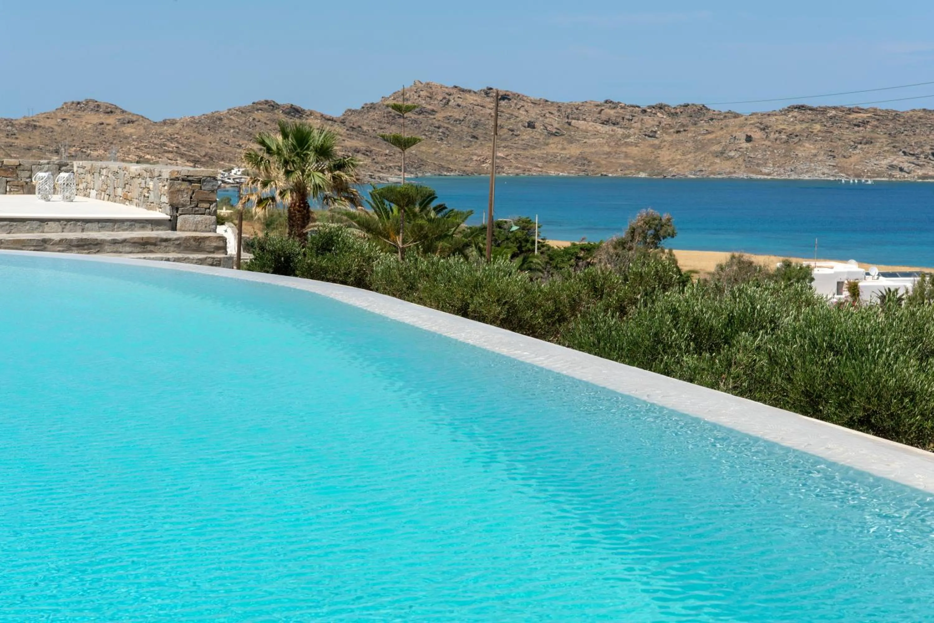 Swimming pool in Kymo Luxury Suites Paros