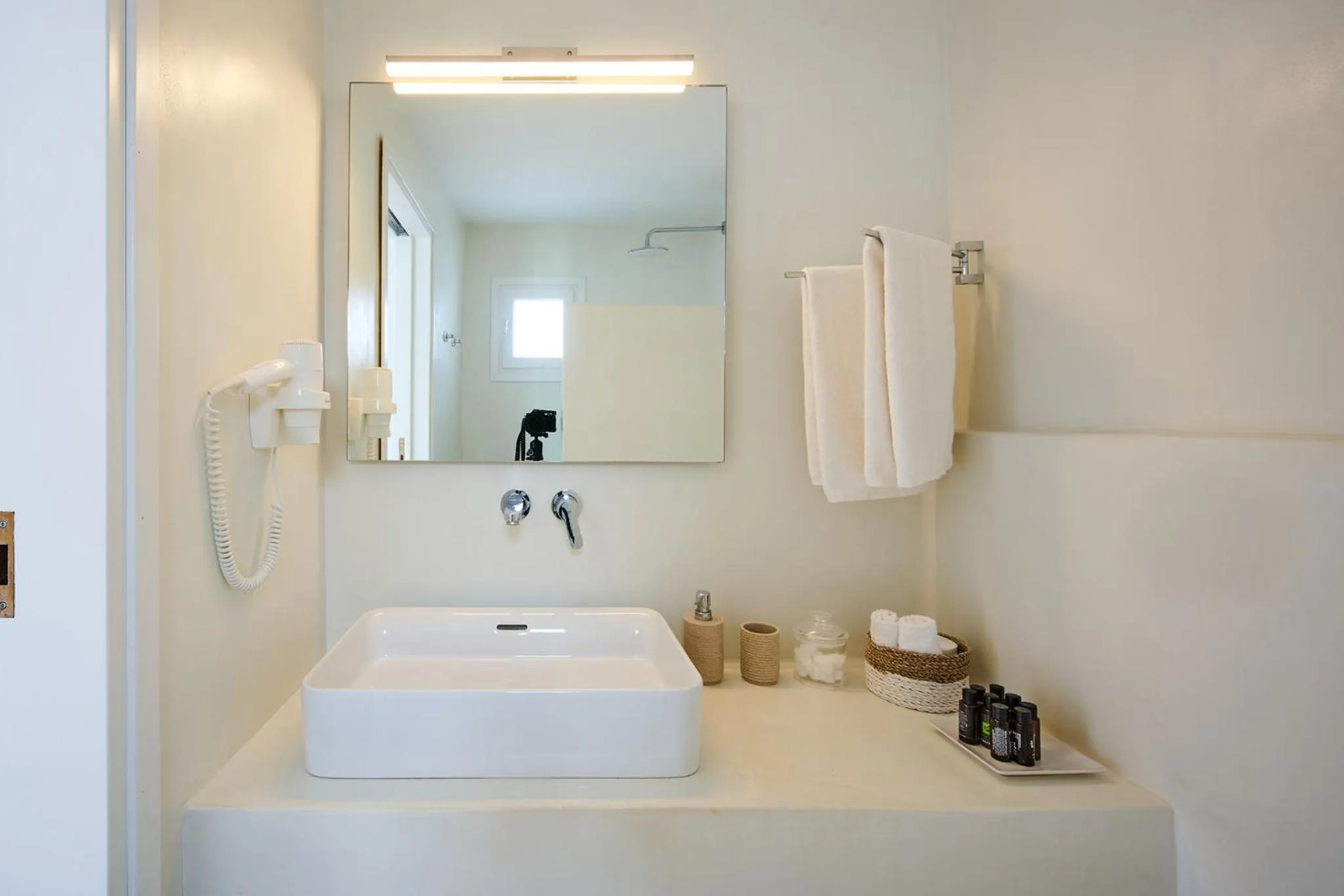 Bathroom in Kymo Luxury Suites Paros