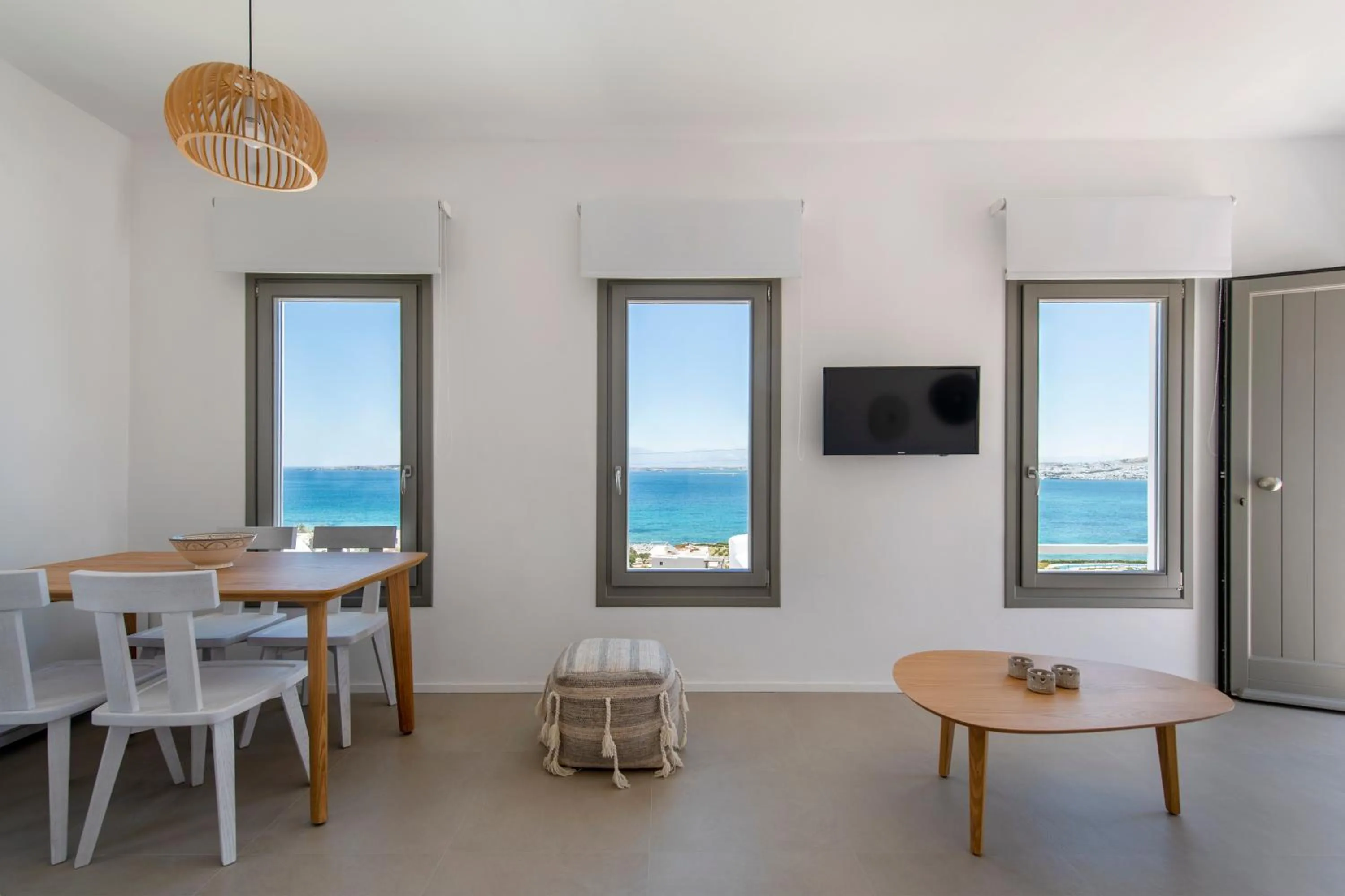 Living room in Kymo Luxury Suites Paros