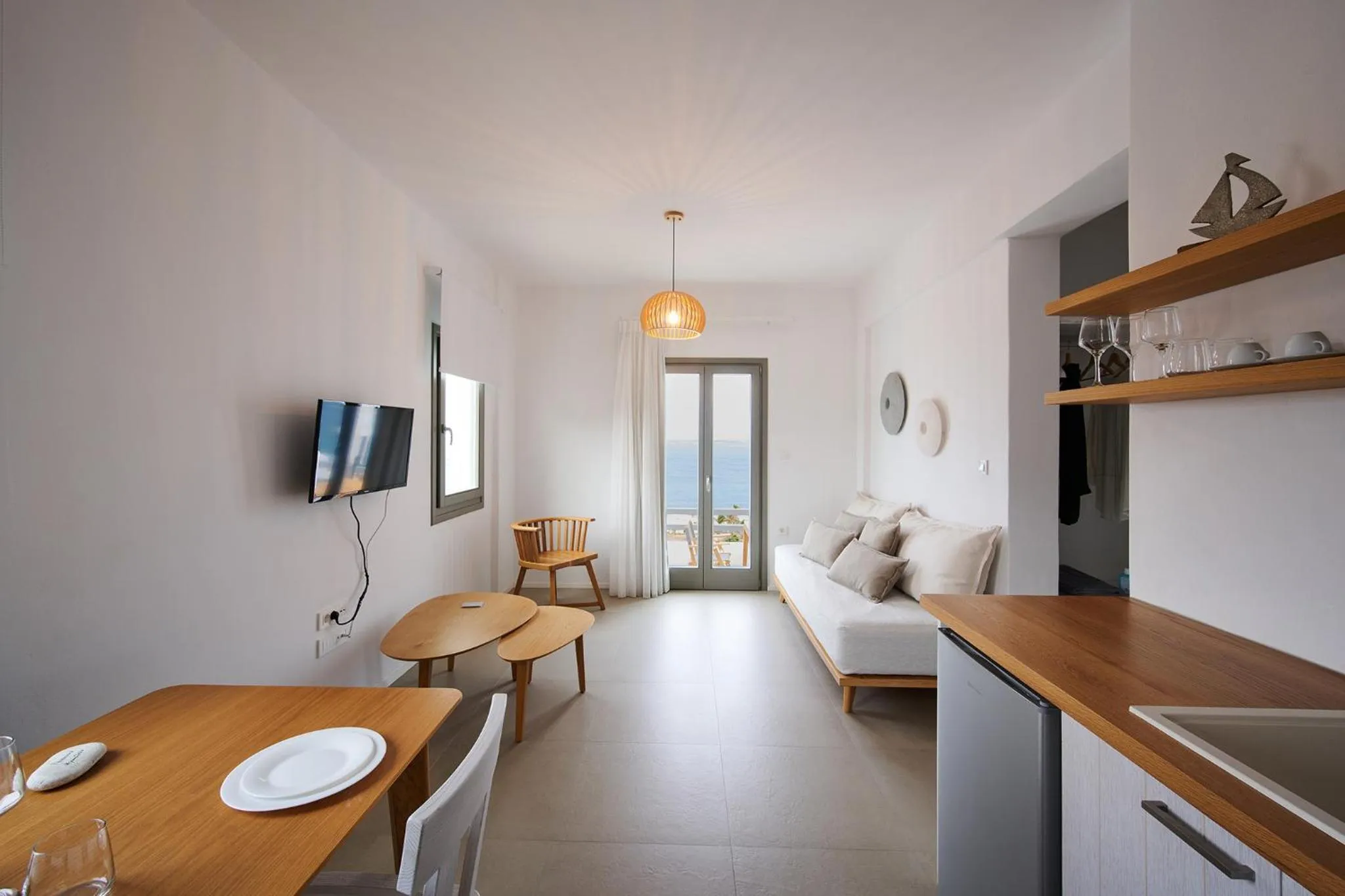 Kitchen or kitchenette in Kymo Luxury Suites Paros