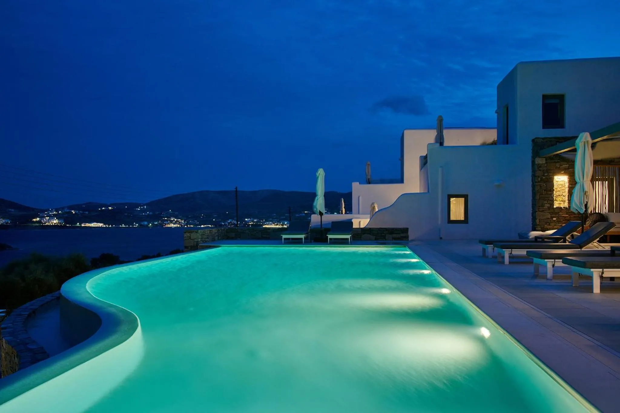 Swimming pool in Kymo Luxury Suites Paros
