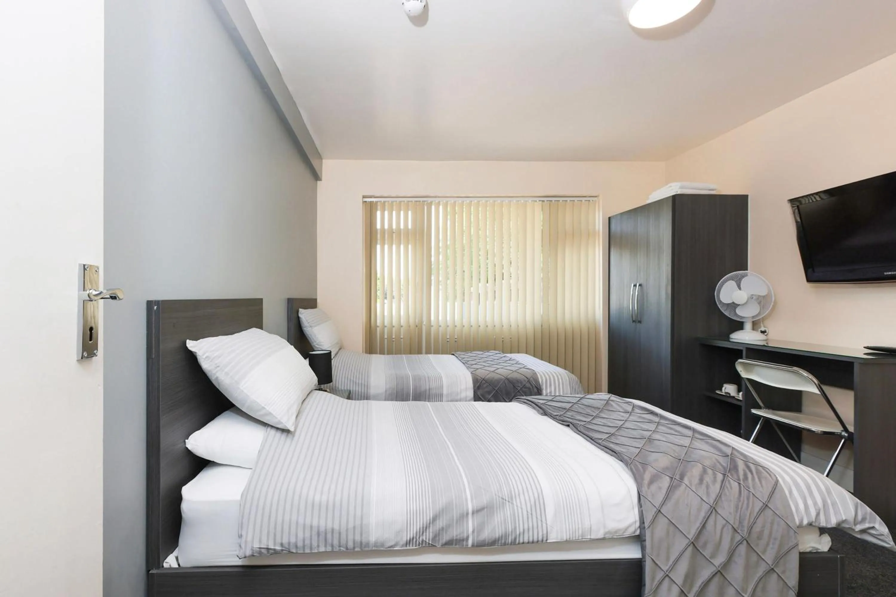 Bedroom in OYO Honeycroft Lodge, Uxbridge