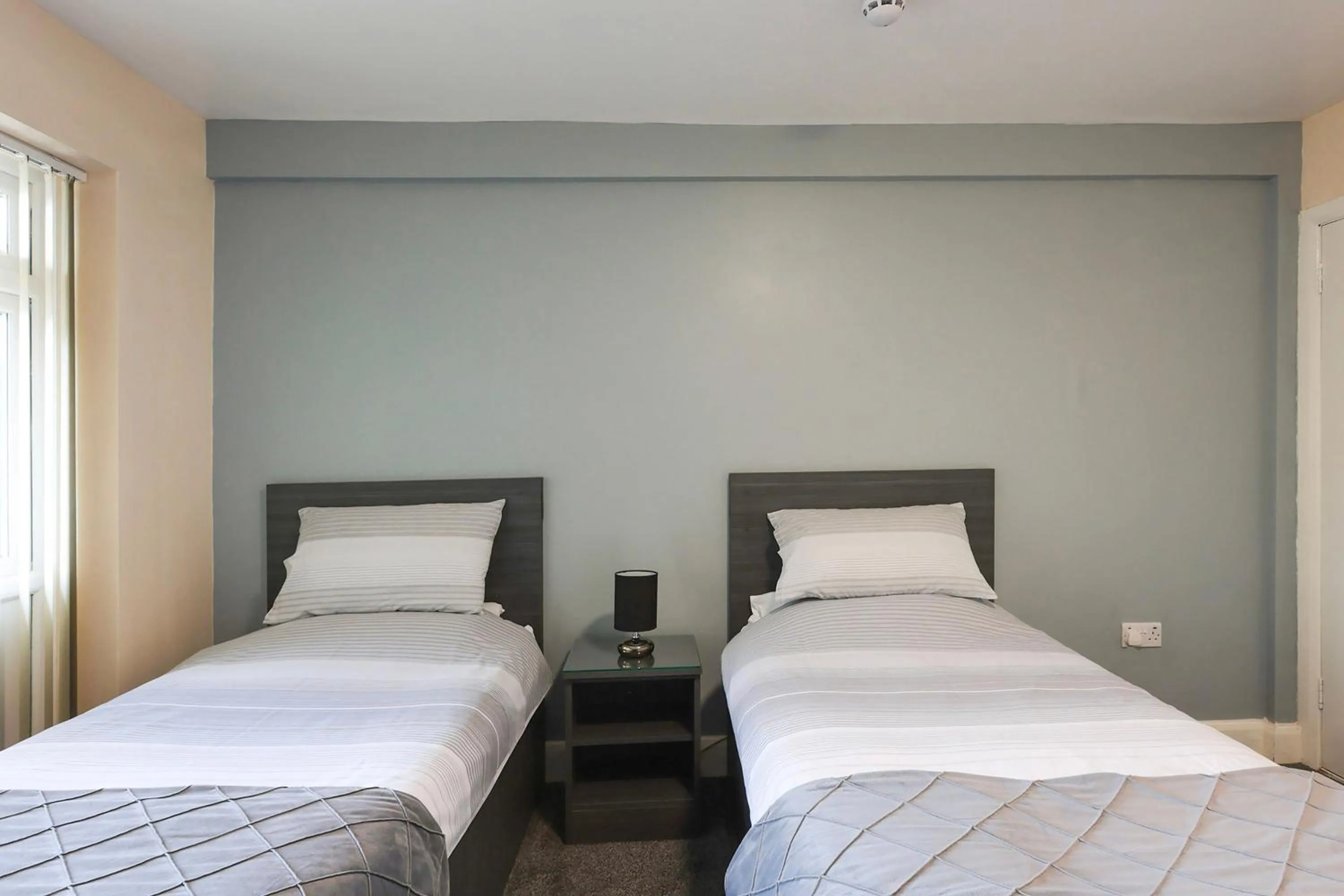 Bedroom in OYO Honeycroft Lodge, Uxbridge