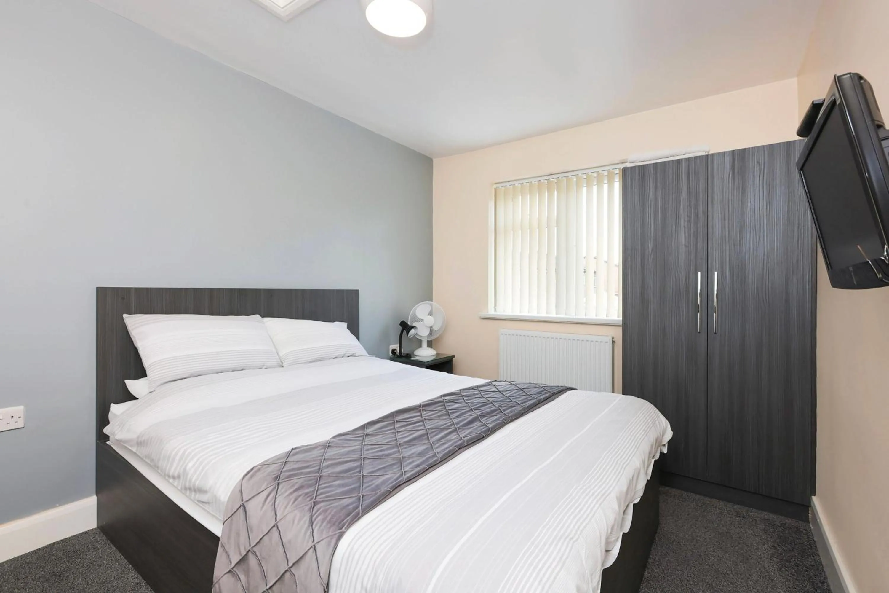 Bedroom in OYO Honeycroft Lodge, Uxbridge