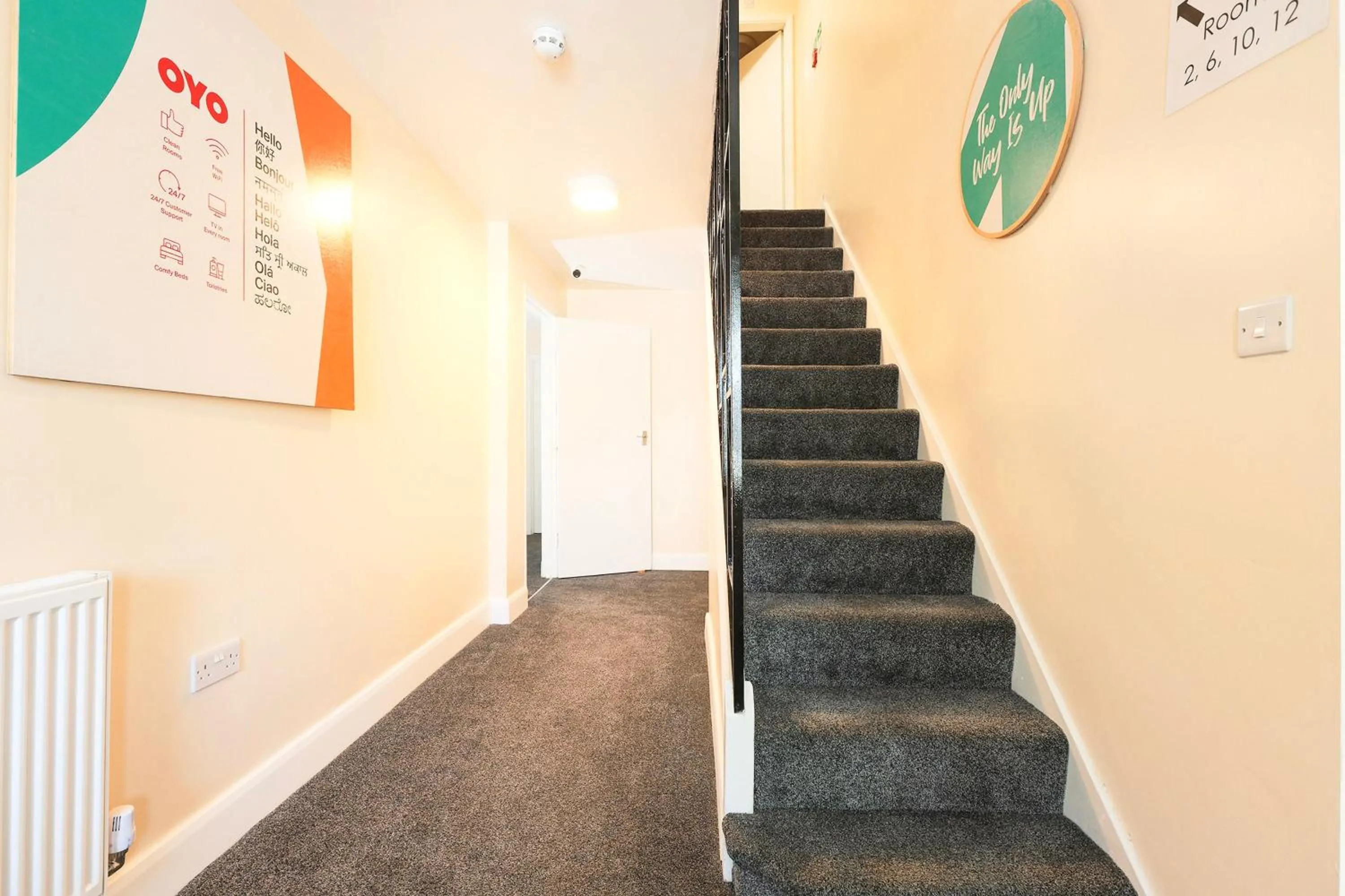 Lobby or reception in OYO Honeycroft Lodge, Uxbridge