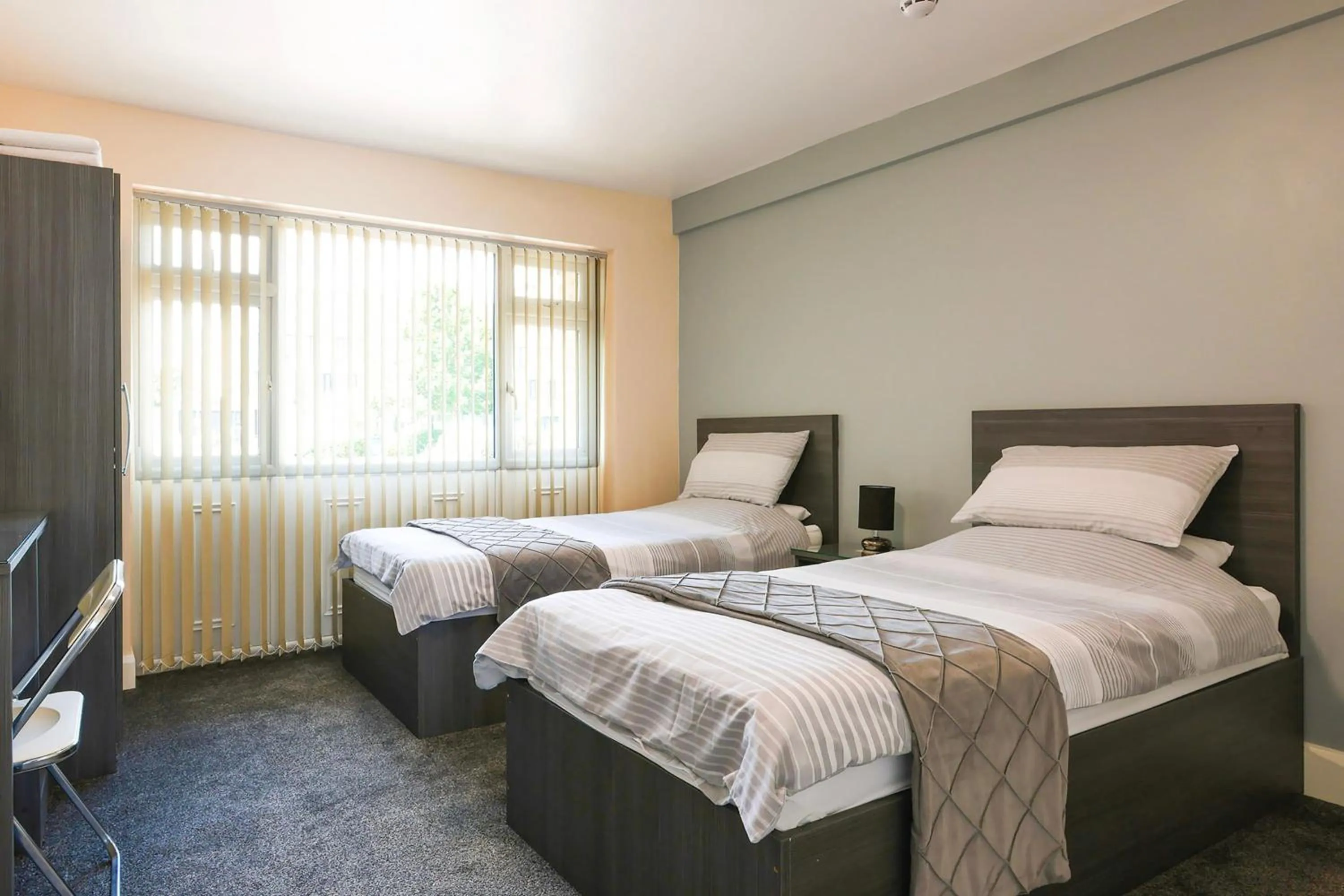 Bedroom in OYO Honeycroft Lodge, Uxbridge