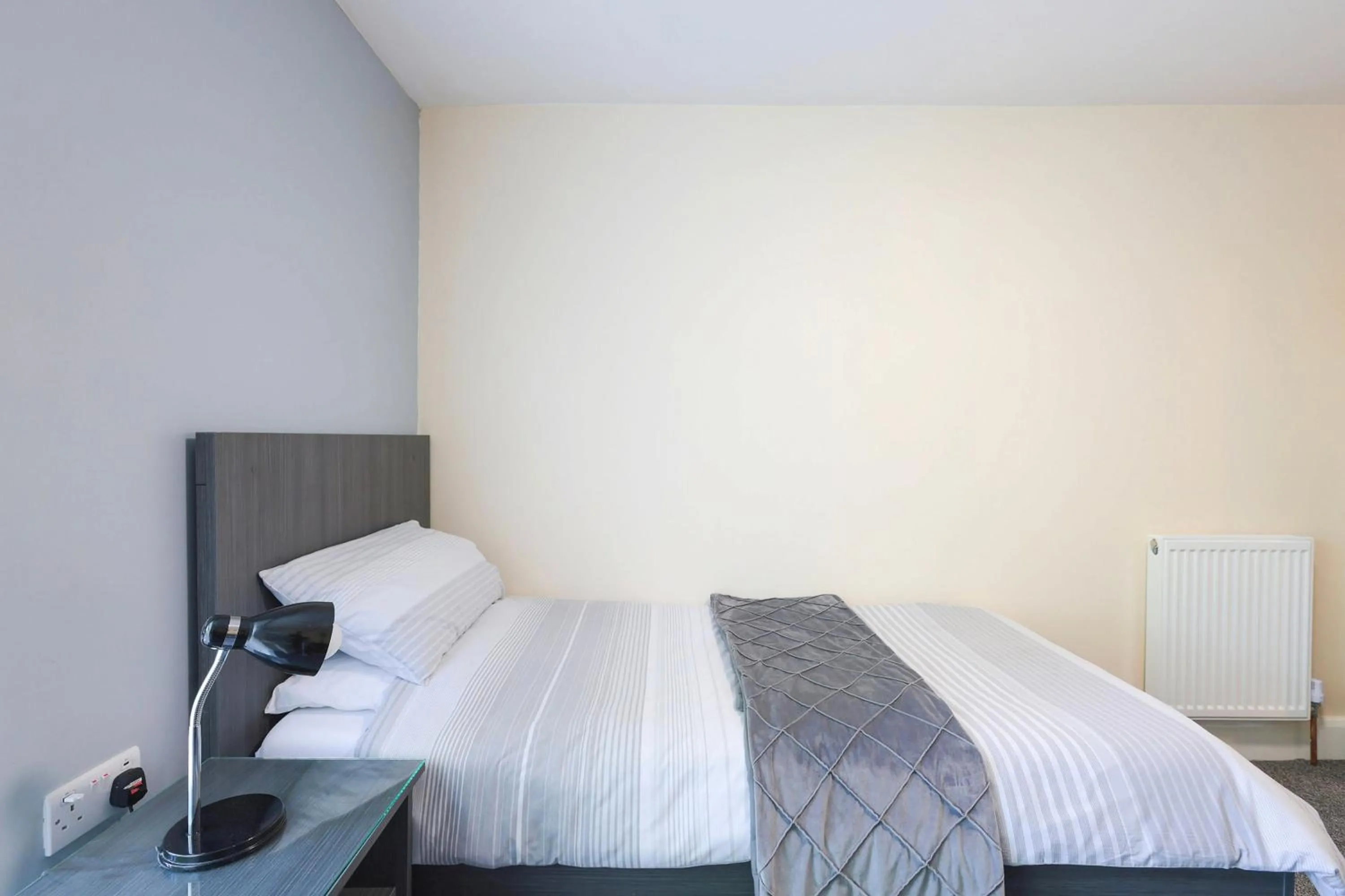 Bedroom in OYO Honeycroft Lodge, Uxbridge