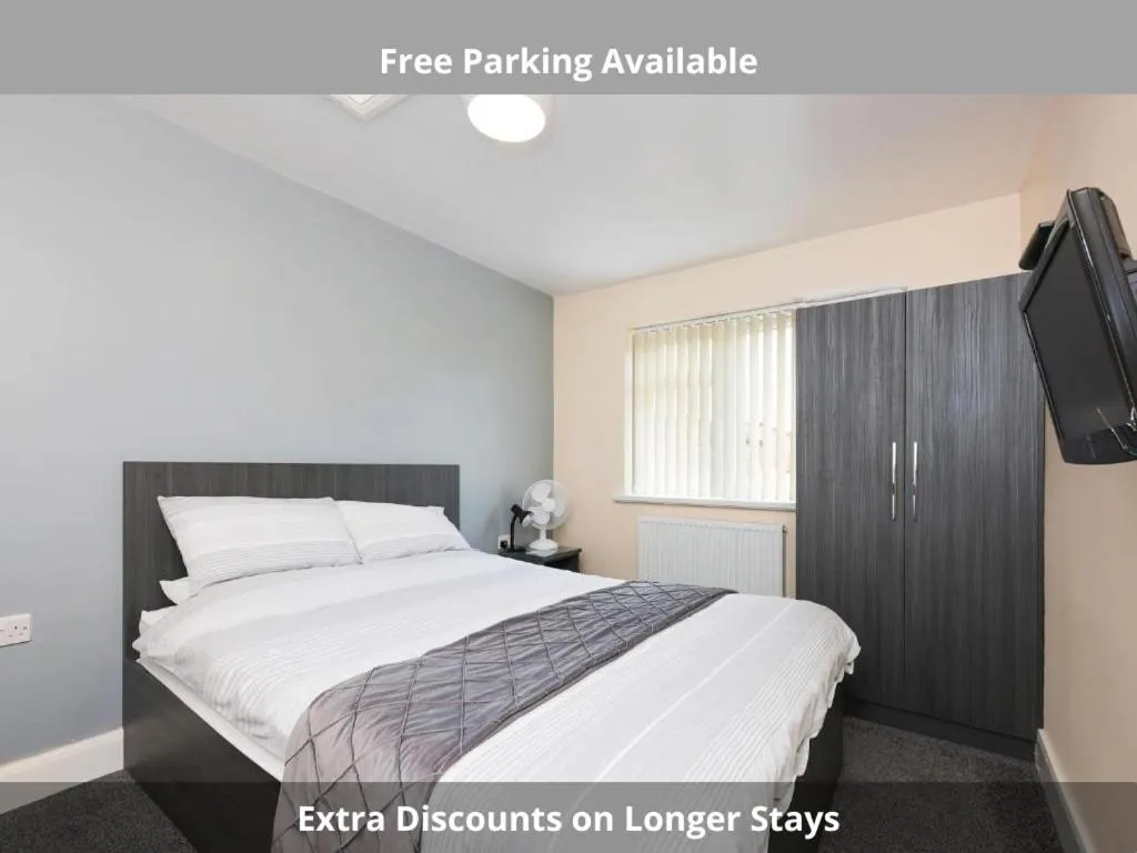 Bed in OYO Honeycroft Lodge, Uxbridge