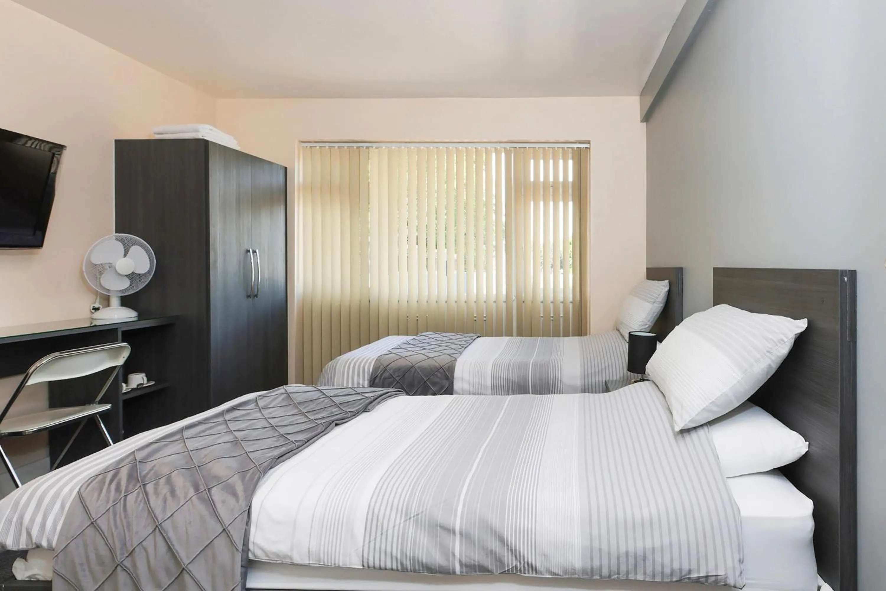 Bedroom in OYO Honeycroft Lodge, Uxbridge