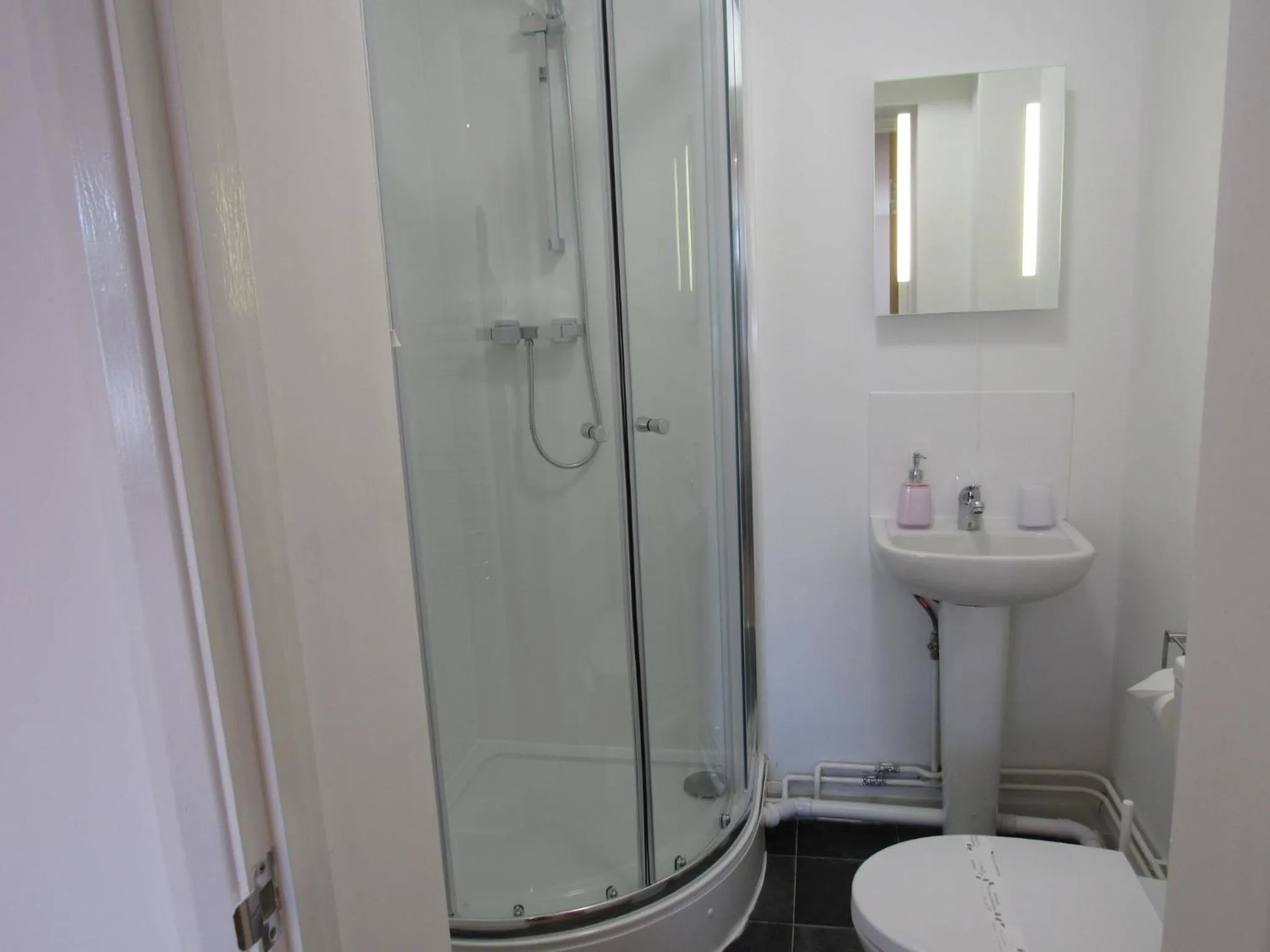 The Cambridge Suites - Tas Accommodations