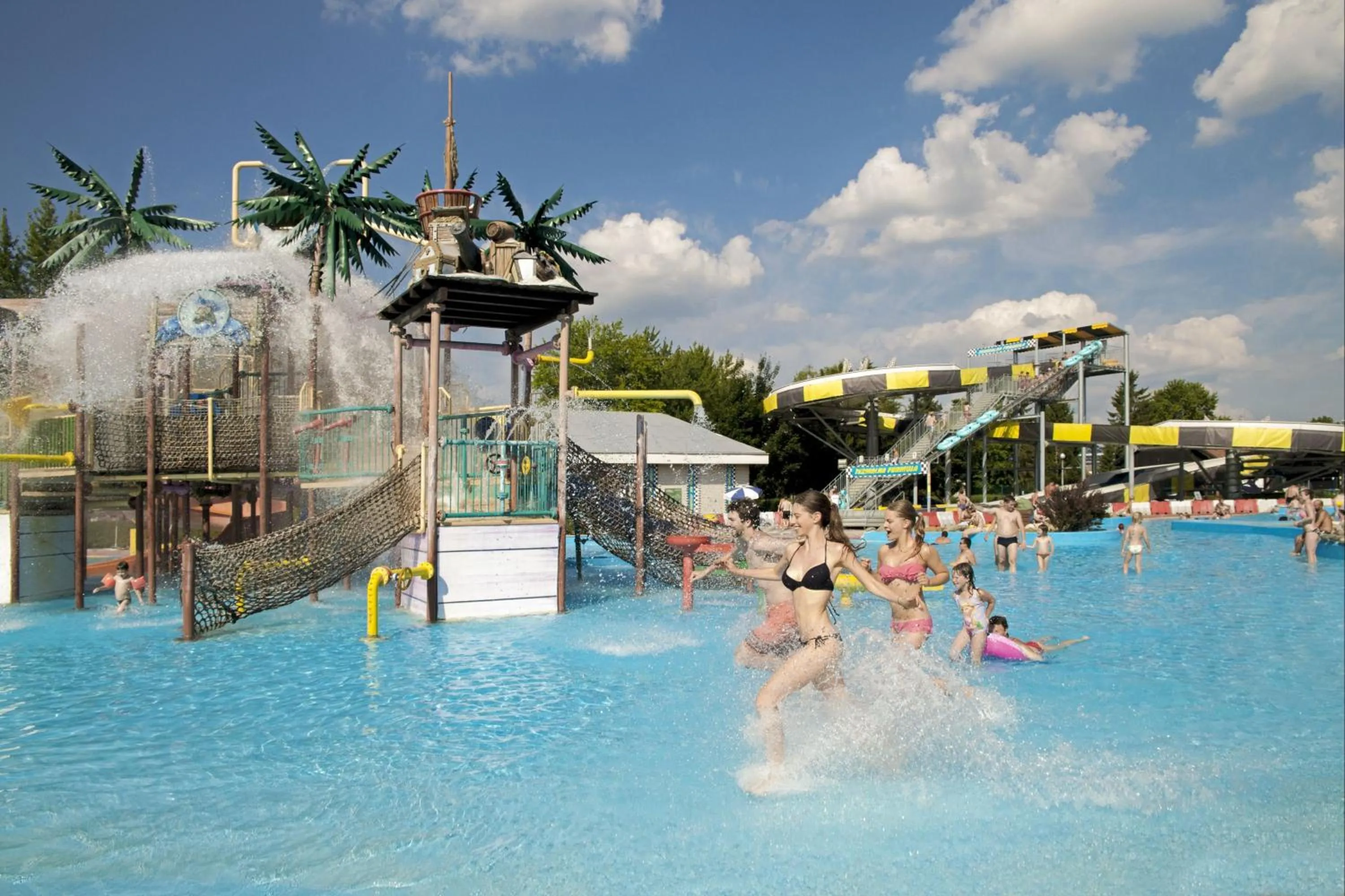 People in Mediteran Homes with Terme Čatež Tickets