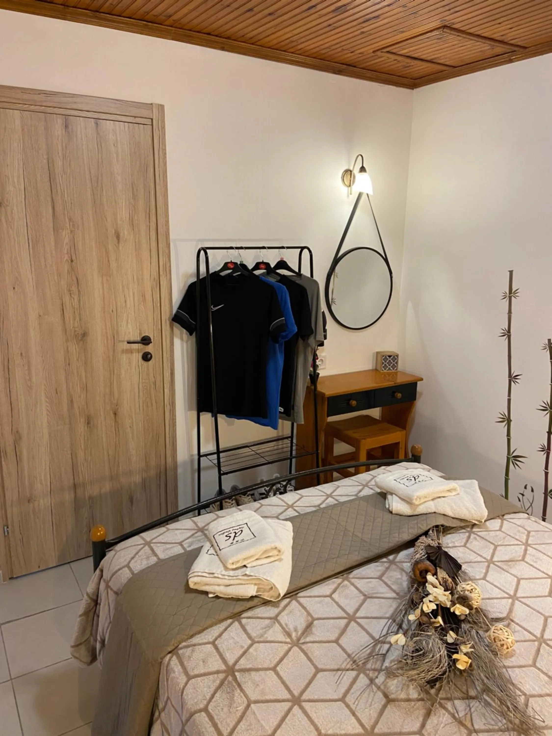 Bed in Daphne Studios