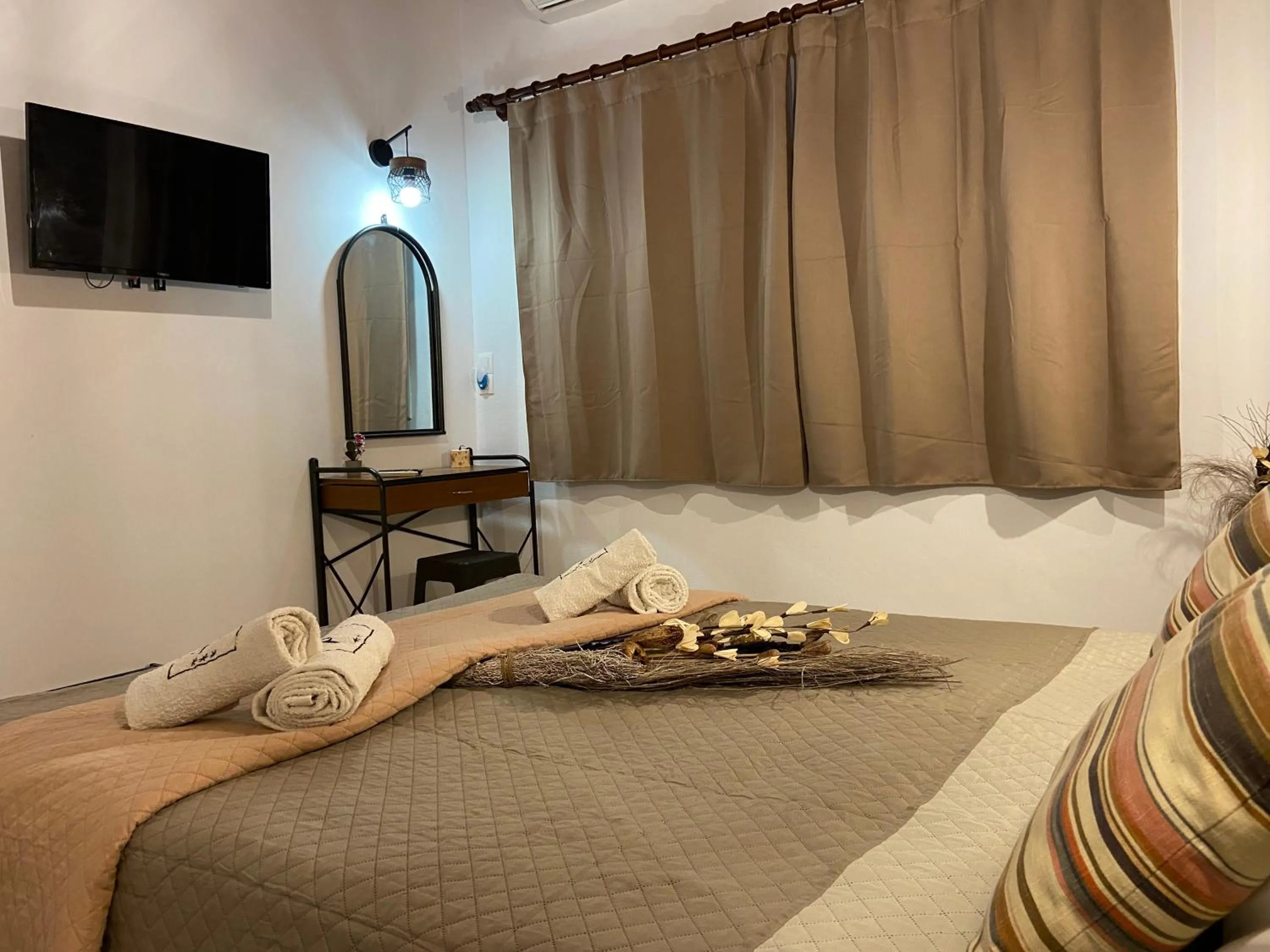 Bed in Daphne Studios