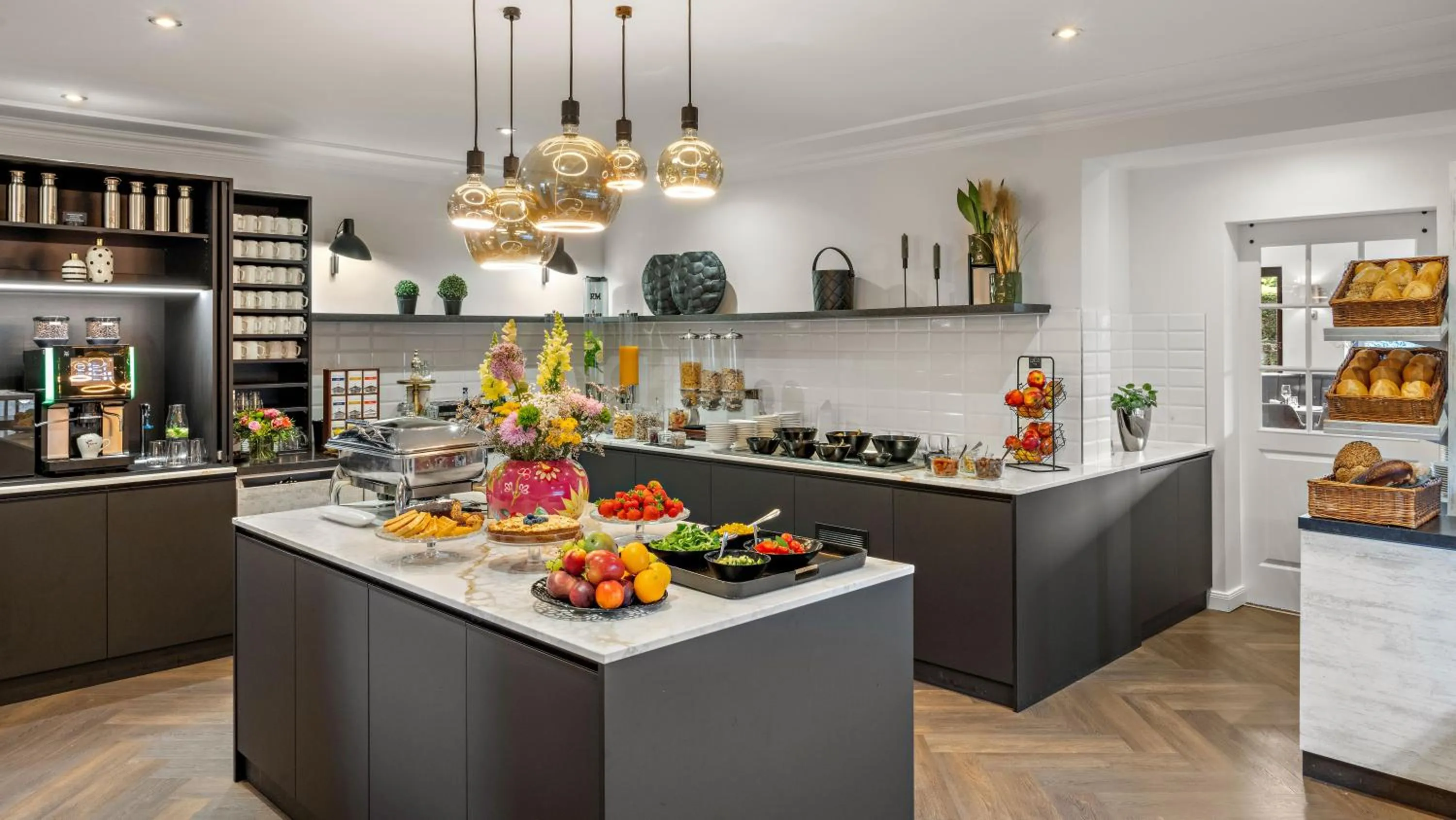 Breakfast in Hotel Tiek Superior