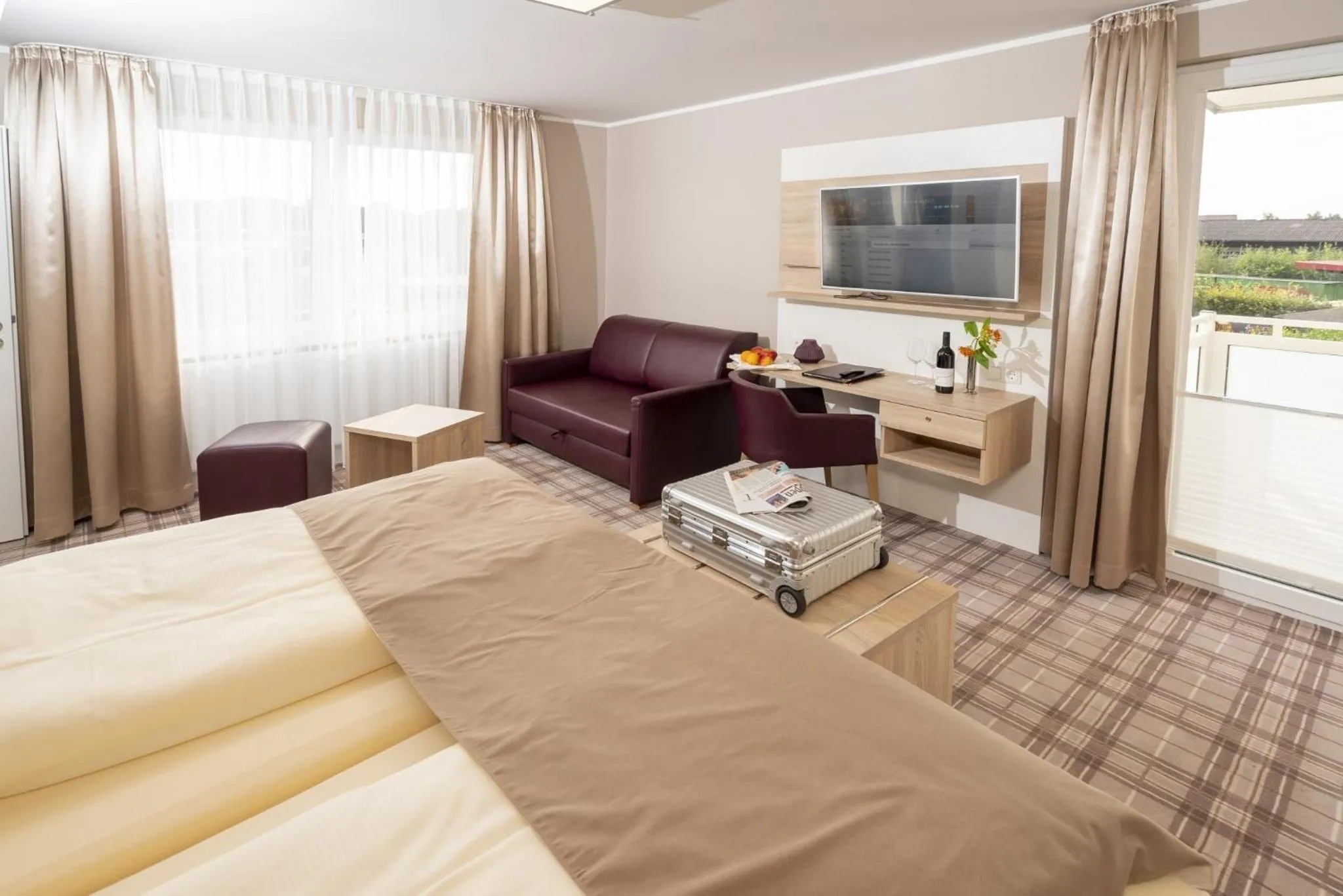 TV and multimedia, Bed in Hotel Tiek Superior