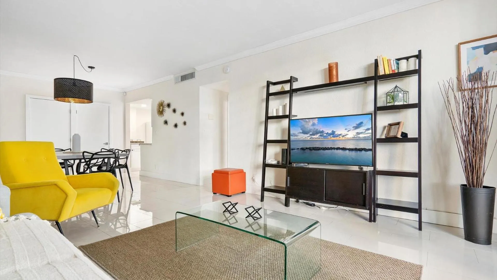 TV and multimedia in The Tides Ocean Luxury Suites